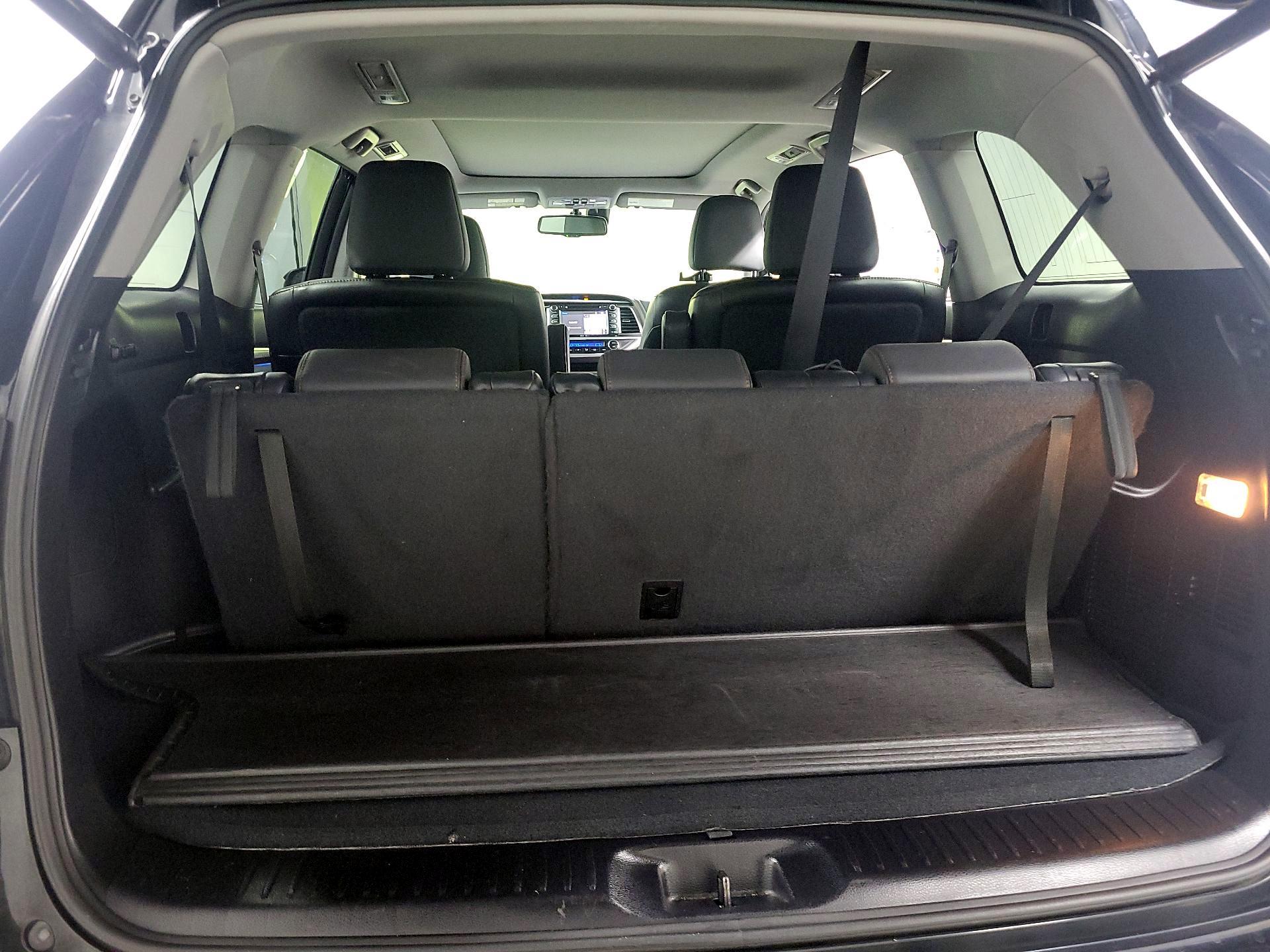 Thumbnail: 2015 Toyota Highlander - 18