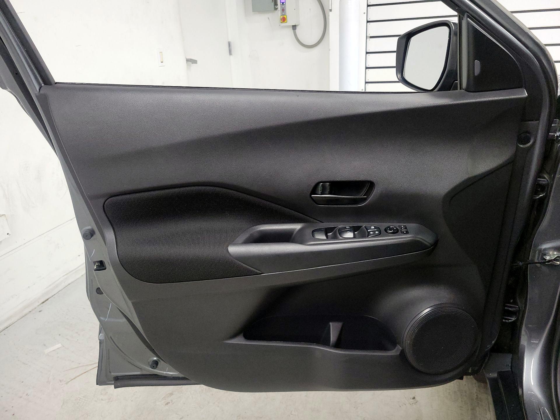 Thumbnail: 2023 Nissan Kicks - 12