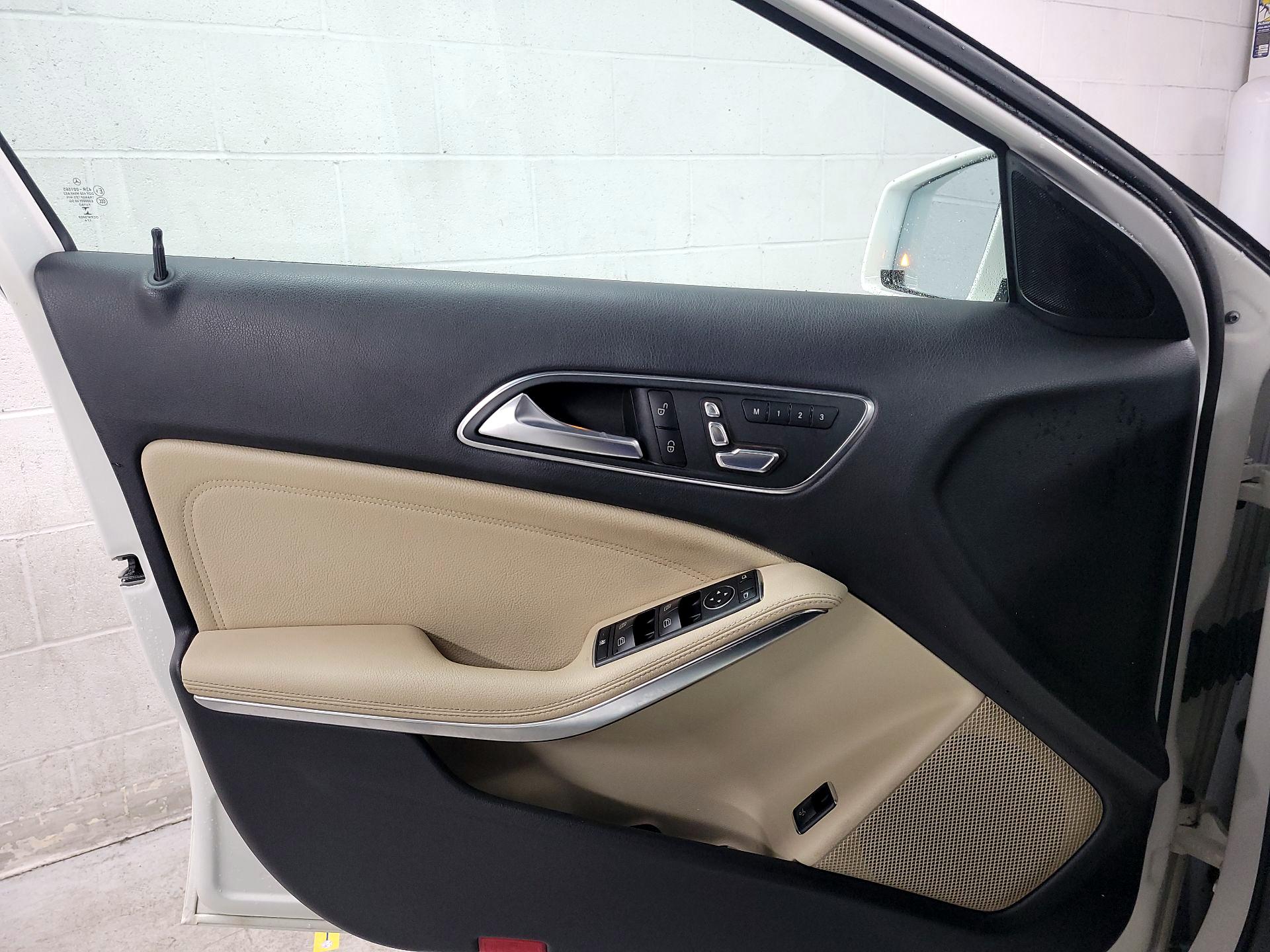 Thumbnail: 2018 Mercedes-Benz GLA - 12