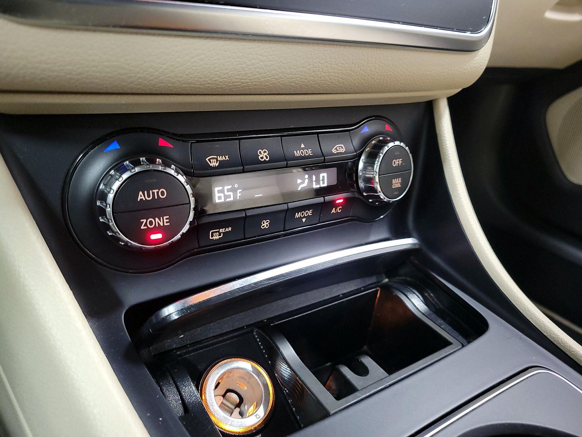 Thumbnail: 2018 Mercedes-Benz GLA - 16