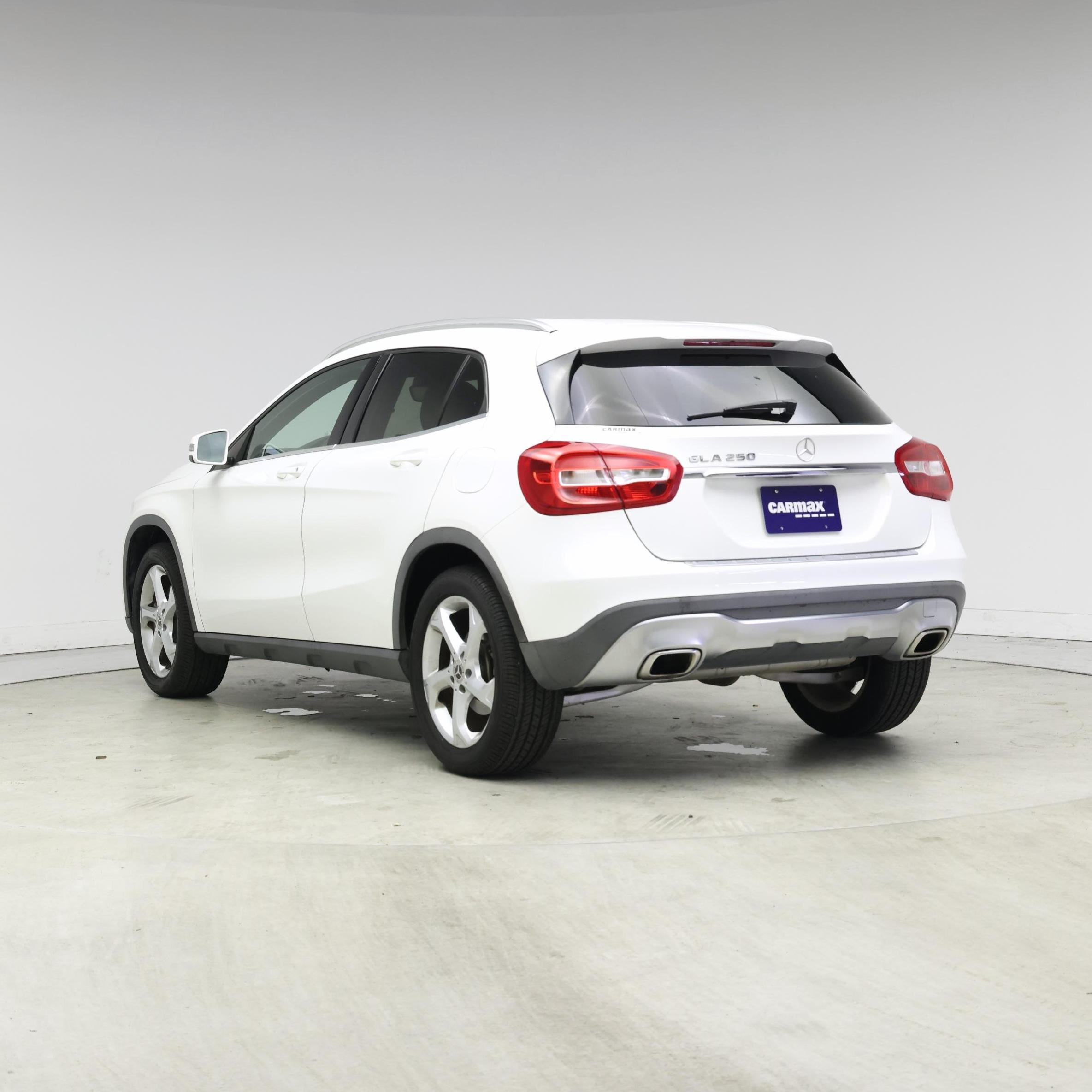 Thumbnail: 2018 Mercedes-Benz GLA - 2