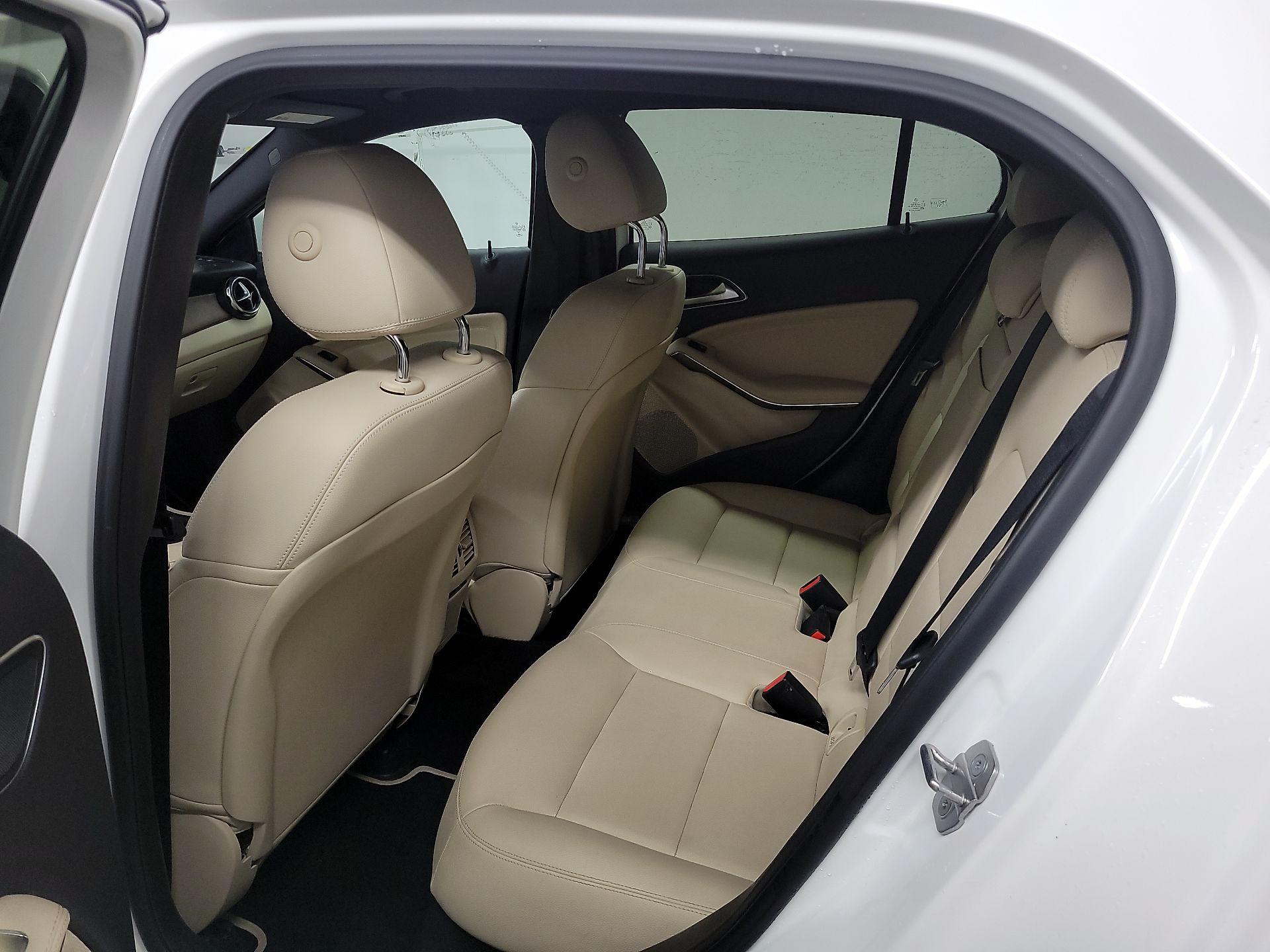 Thumbnail: 2018 Mercedes-Benz GLA - 19