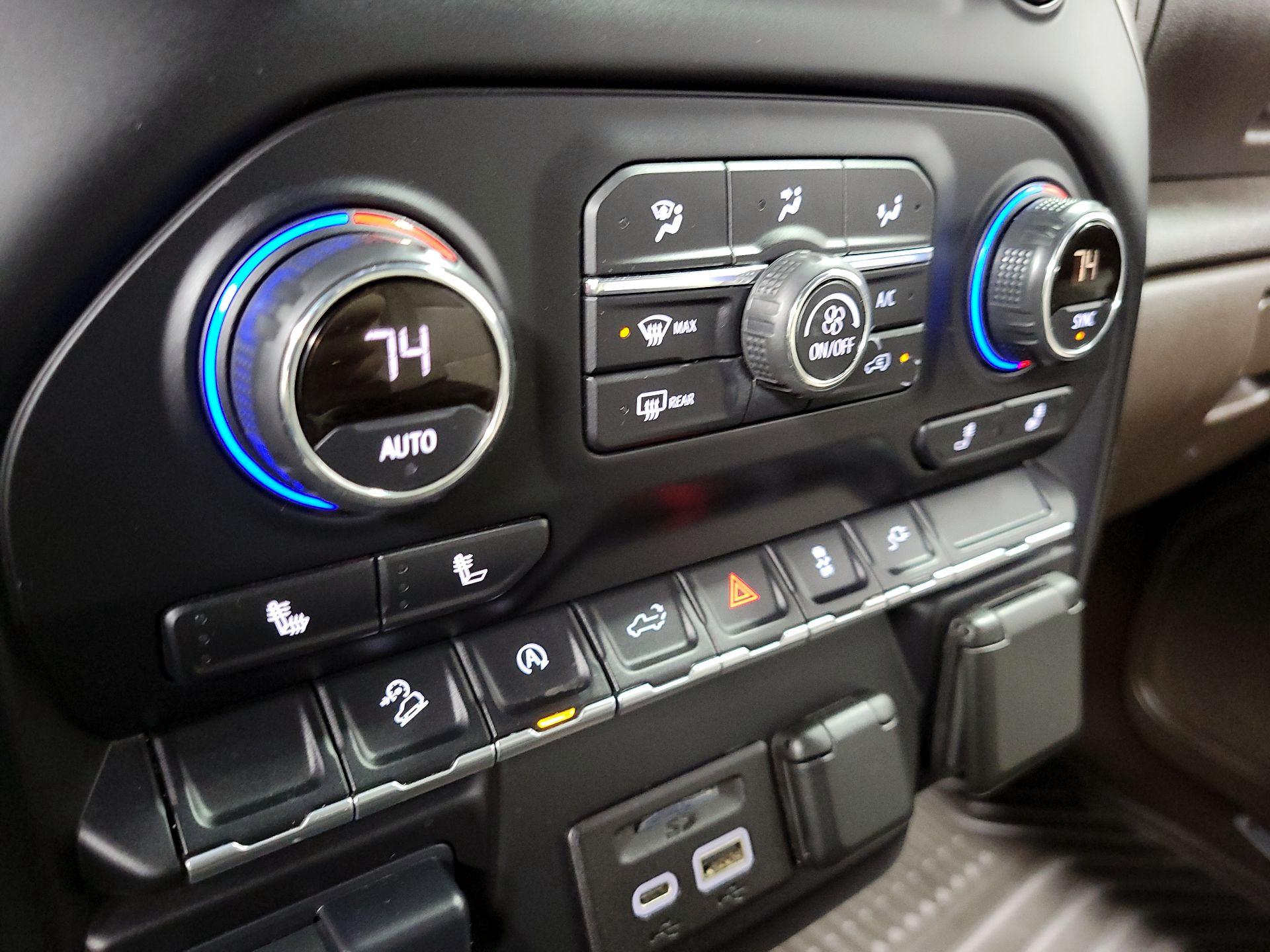 Thumbnail: 2021 Chevrolet Silverado 1500 - 16