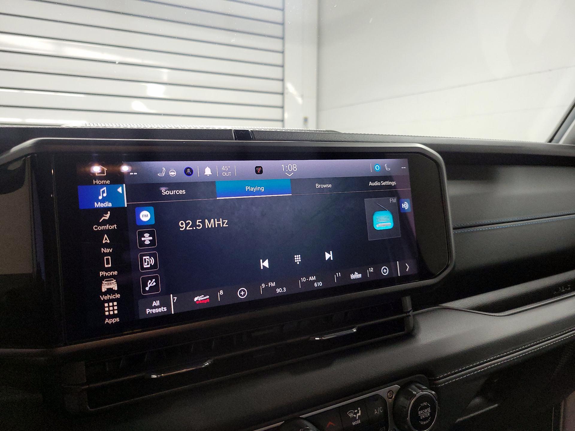 Thumbnail: 2024 Jeep Wrangler - 16