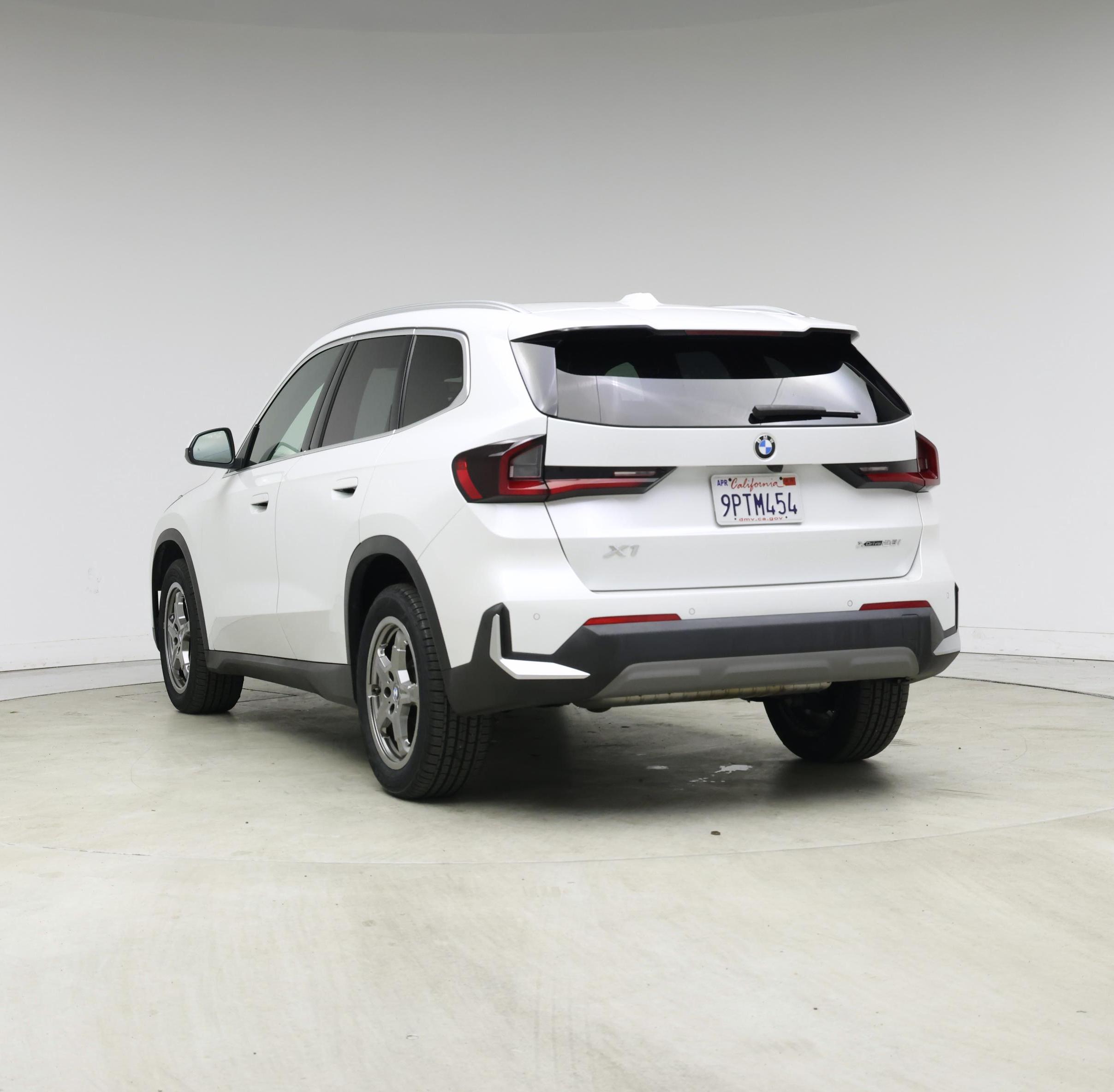 Thumbnail: 2023 BMW X1 - 2