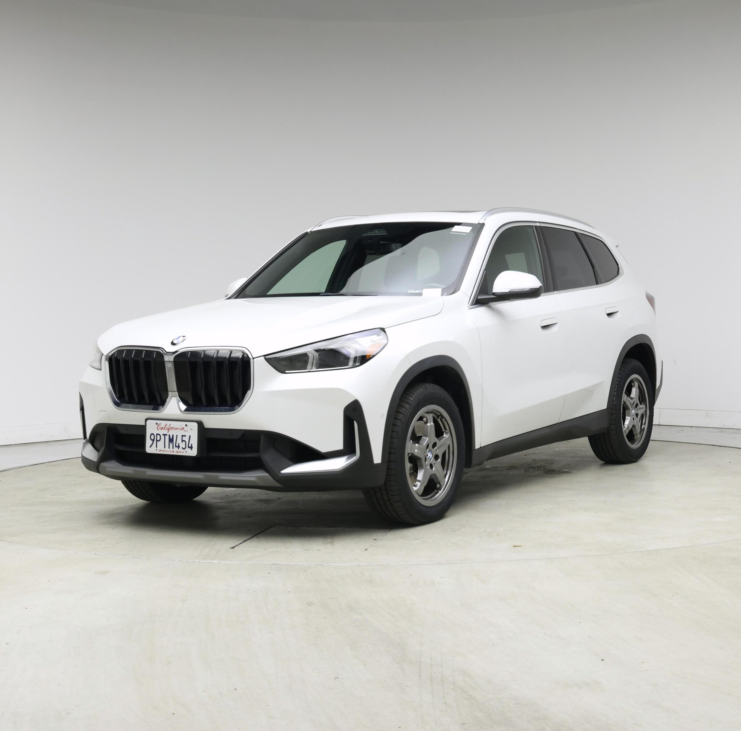 Thumbnail: 2023 BMW X1 - 4