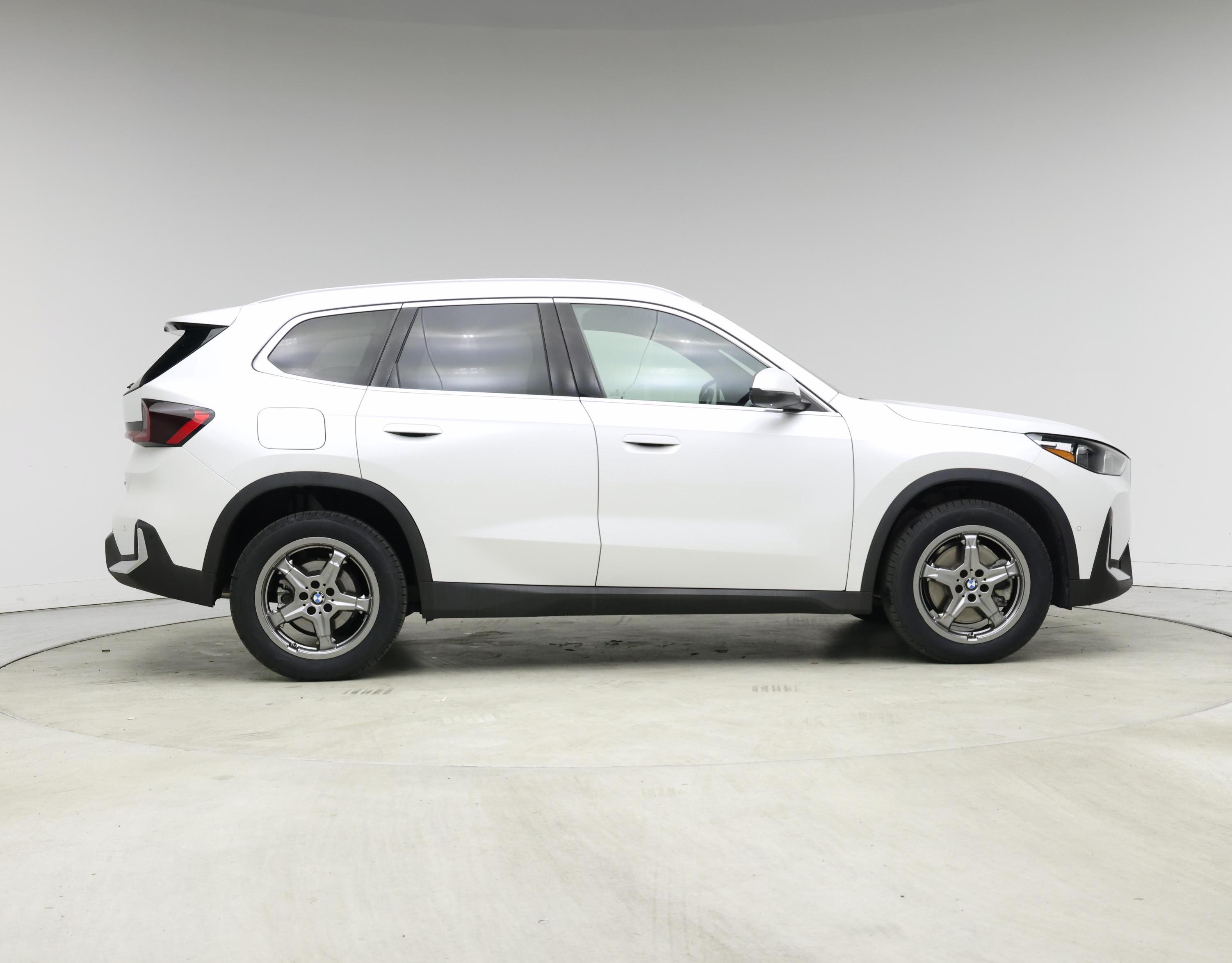 Thumbnail: 2023 BMW X1 - 7