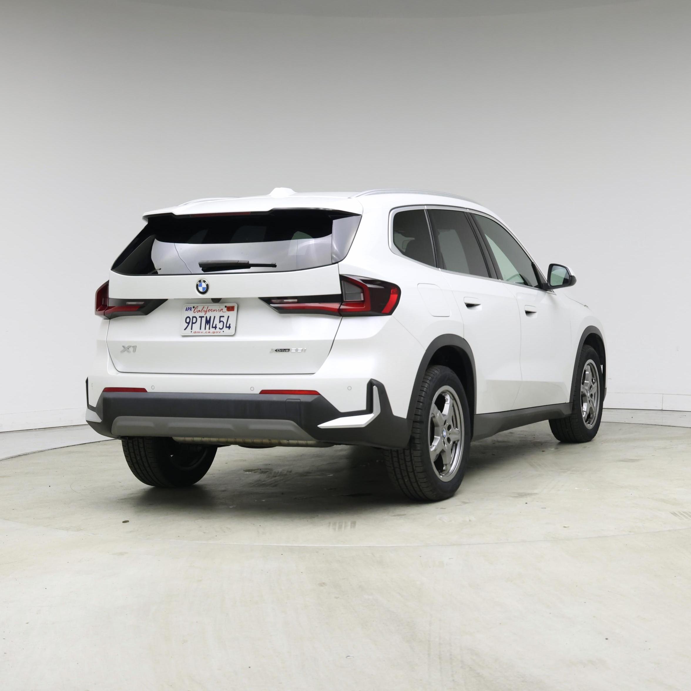 Thumbnail: 2023 BMW X1 - 8