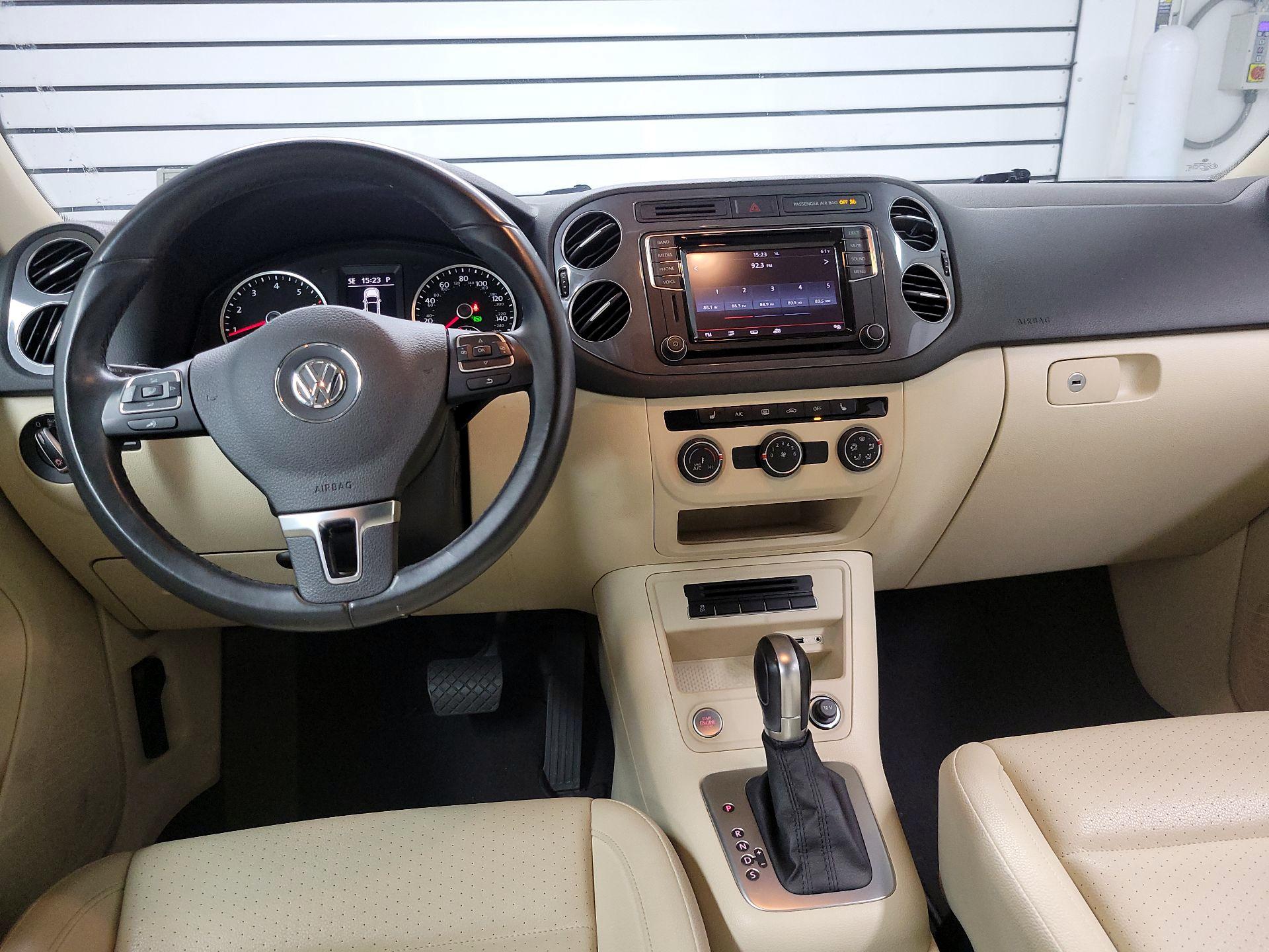 Thumbnail: 2017 Volkswagen Tiguan - 9