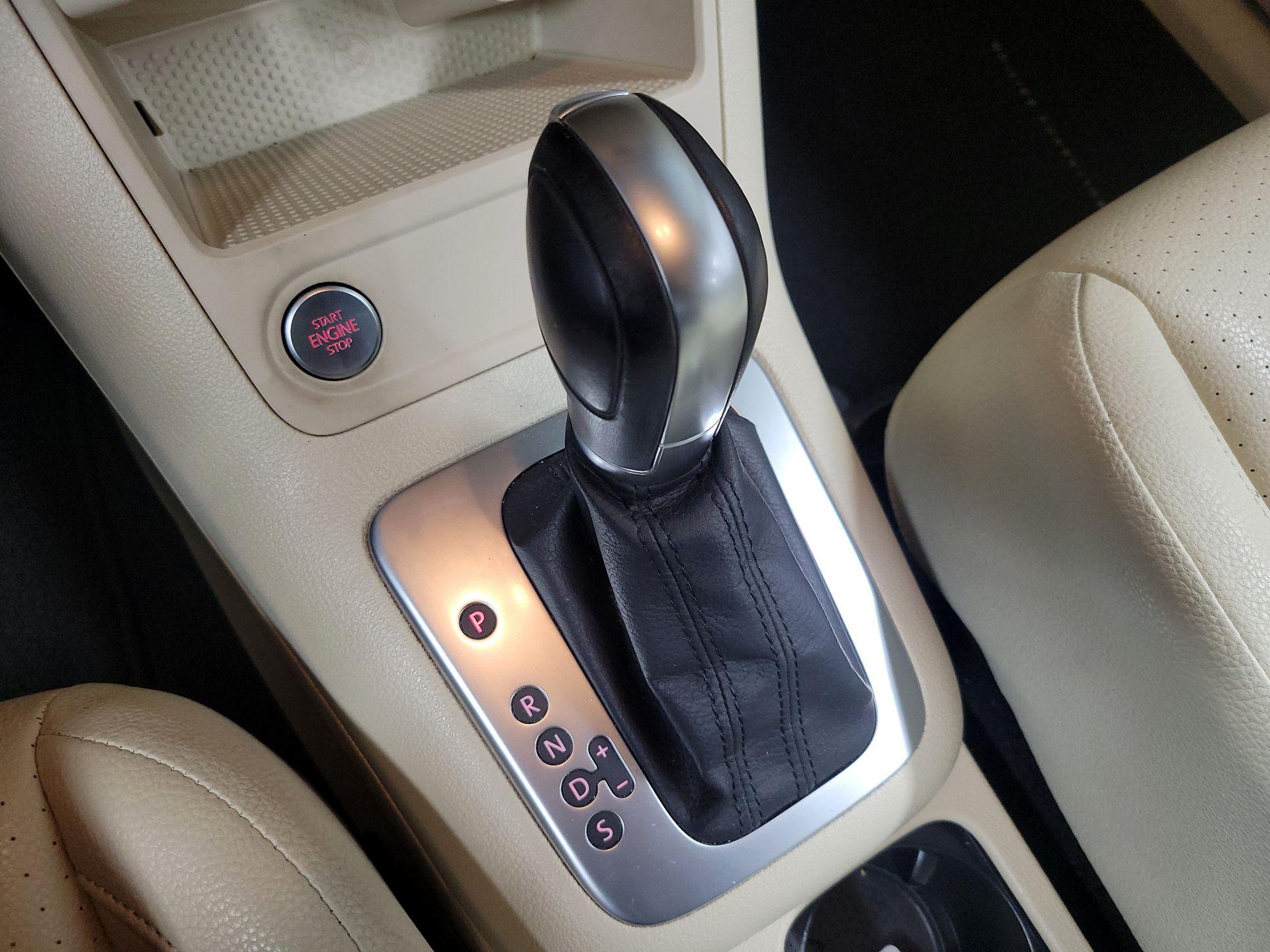 Thumbnail: 2017 Volkswagen Tiguan - 16