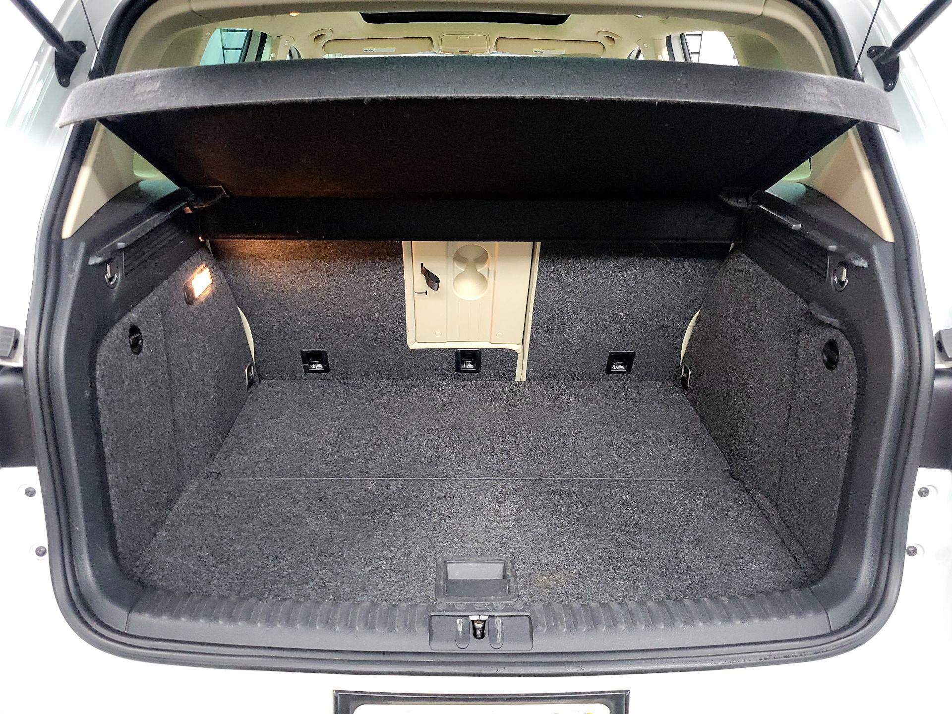 Thumbnail: 2017 Volkswagen Tiguan - 18