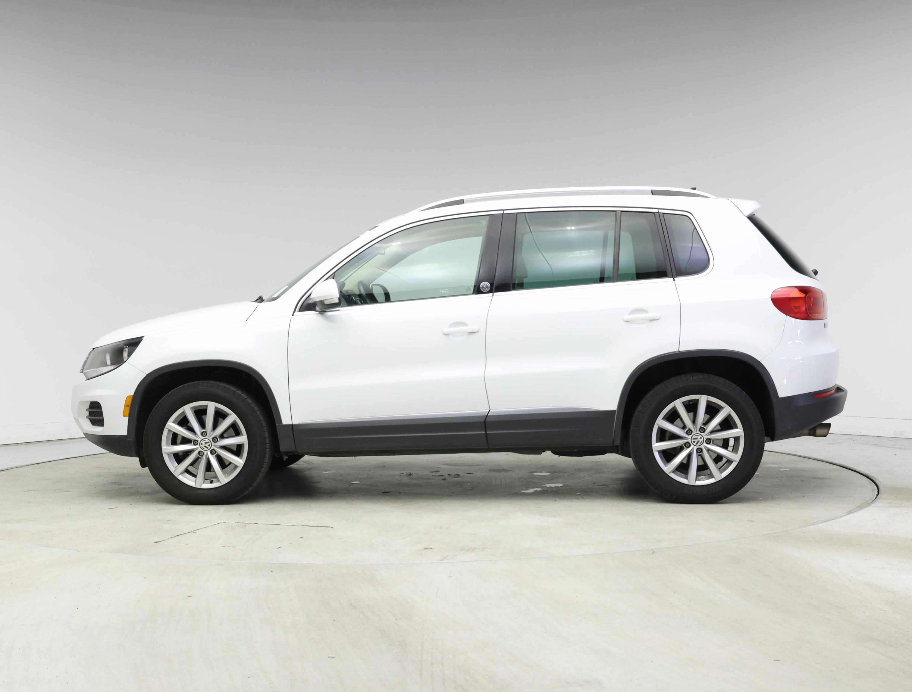 Thumbnail: 2017 Volkswagen Tiguan - 3