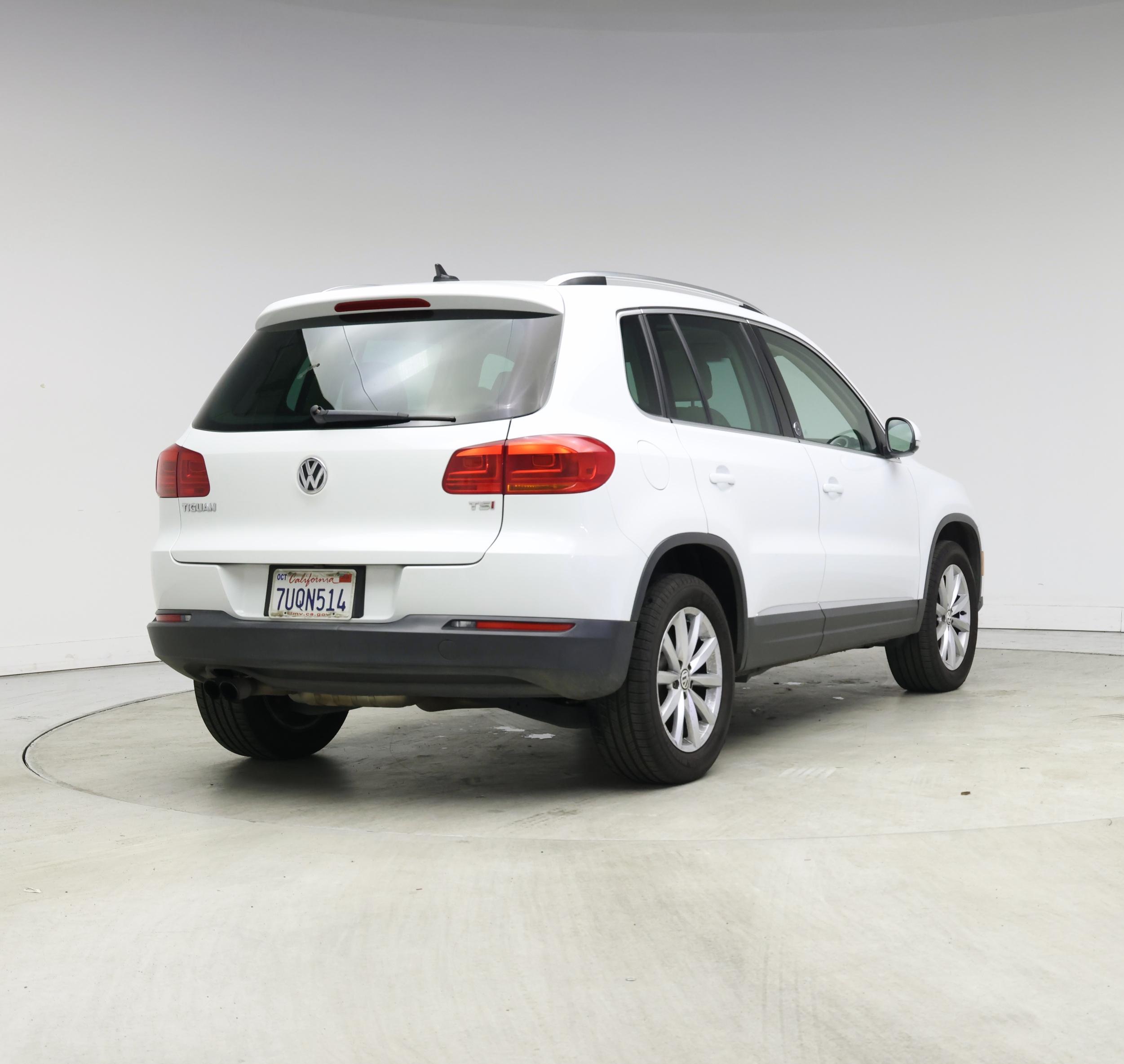 Thumbnail: 2017 Volkswagen Tiguan - 8