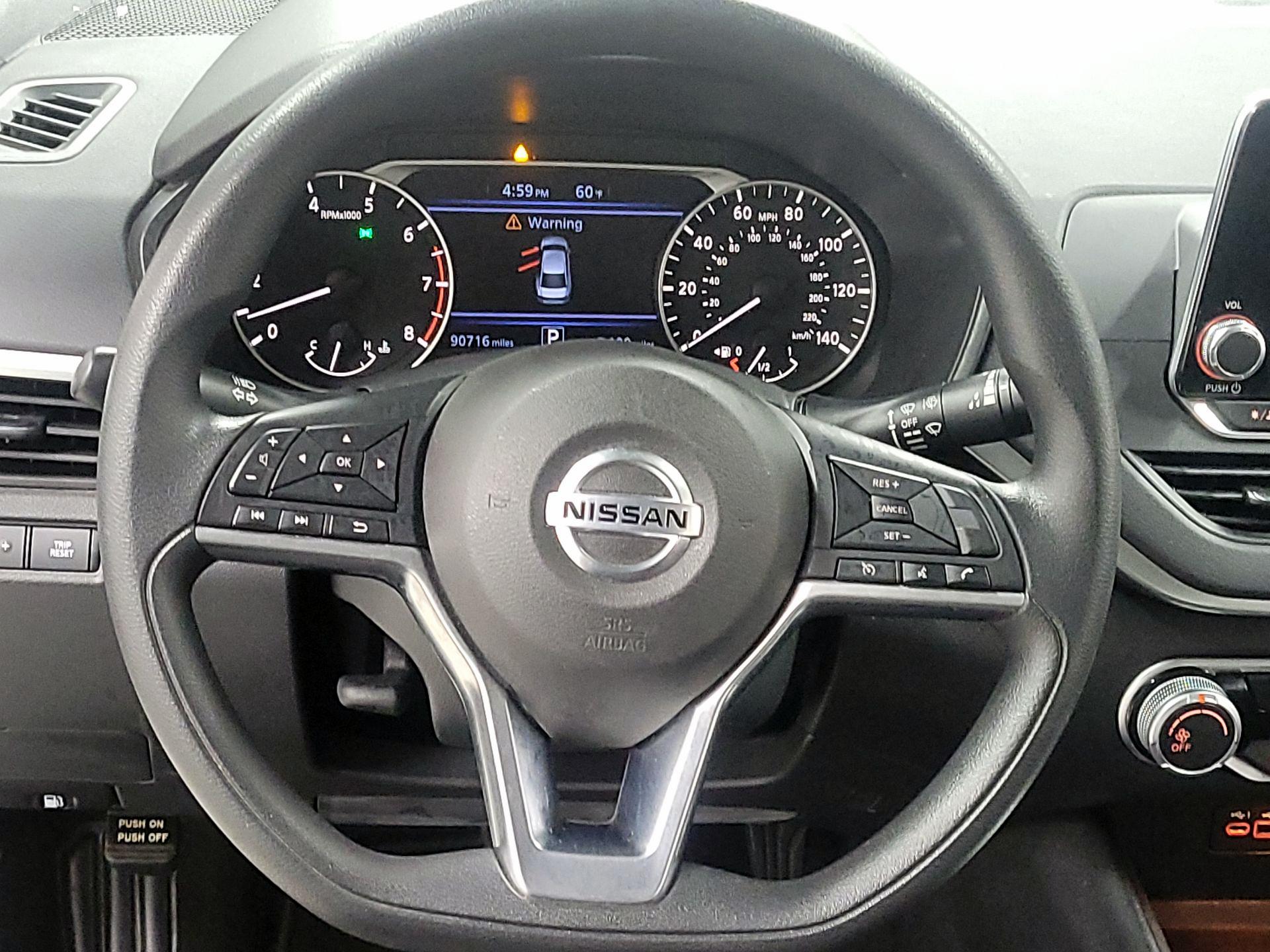 Thumbnail: 2019 Nissan Altima - 10