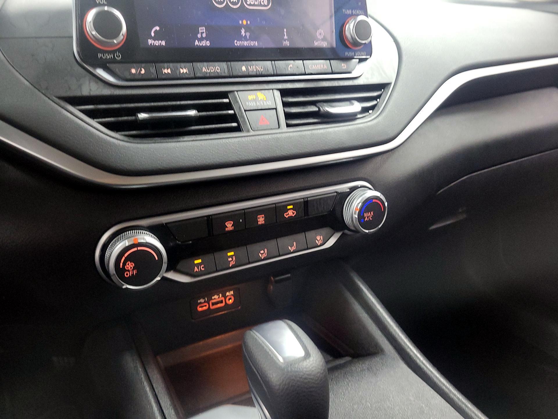 Thumbnail: 2019 Nissan Altima - 15
