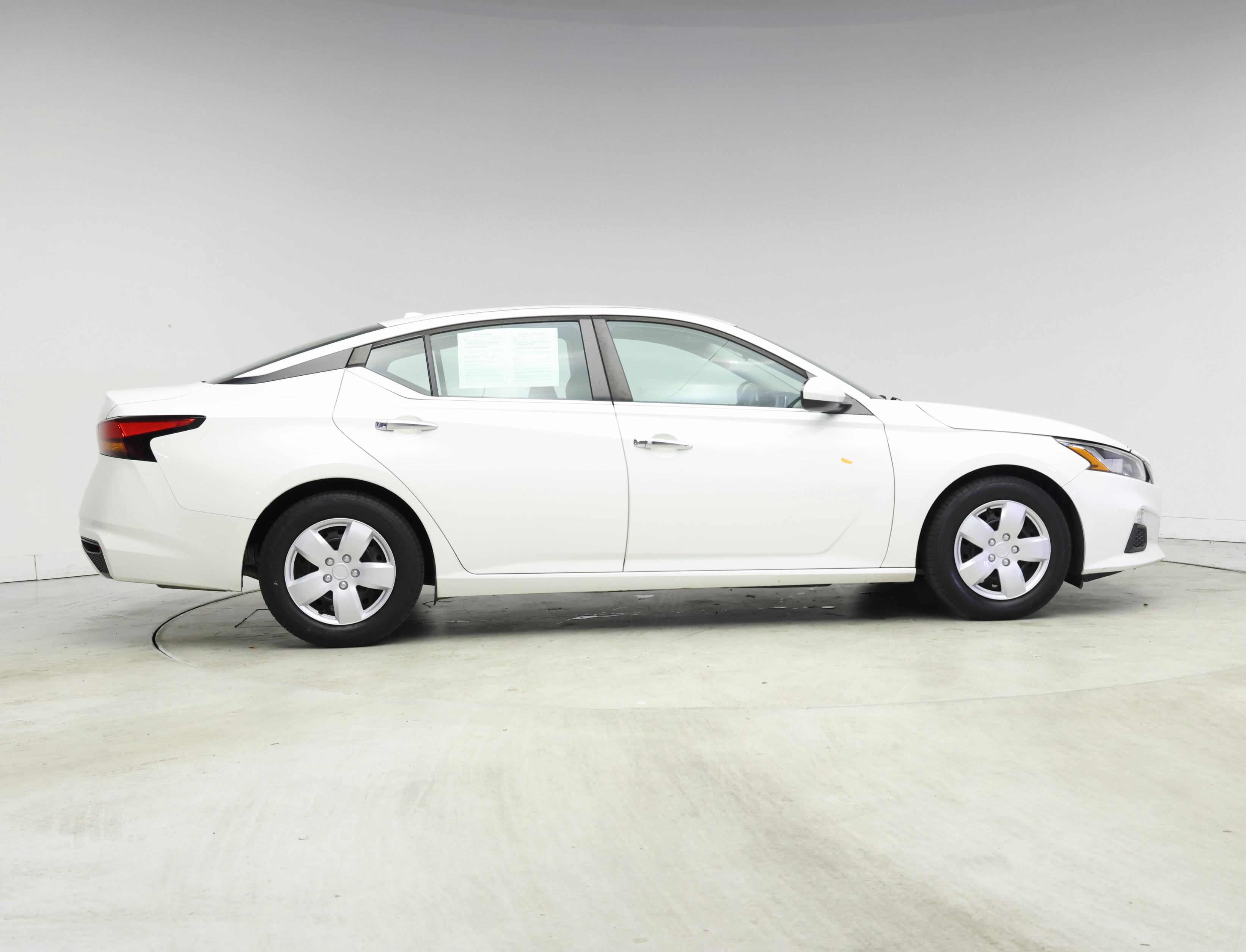 Thumbnail: 2019 Nissan Altima - 7