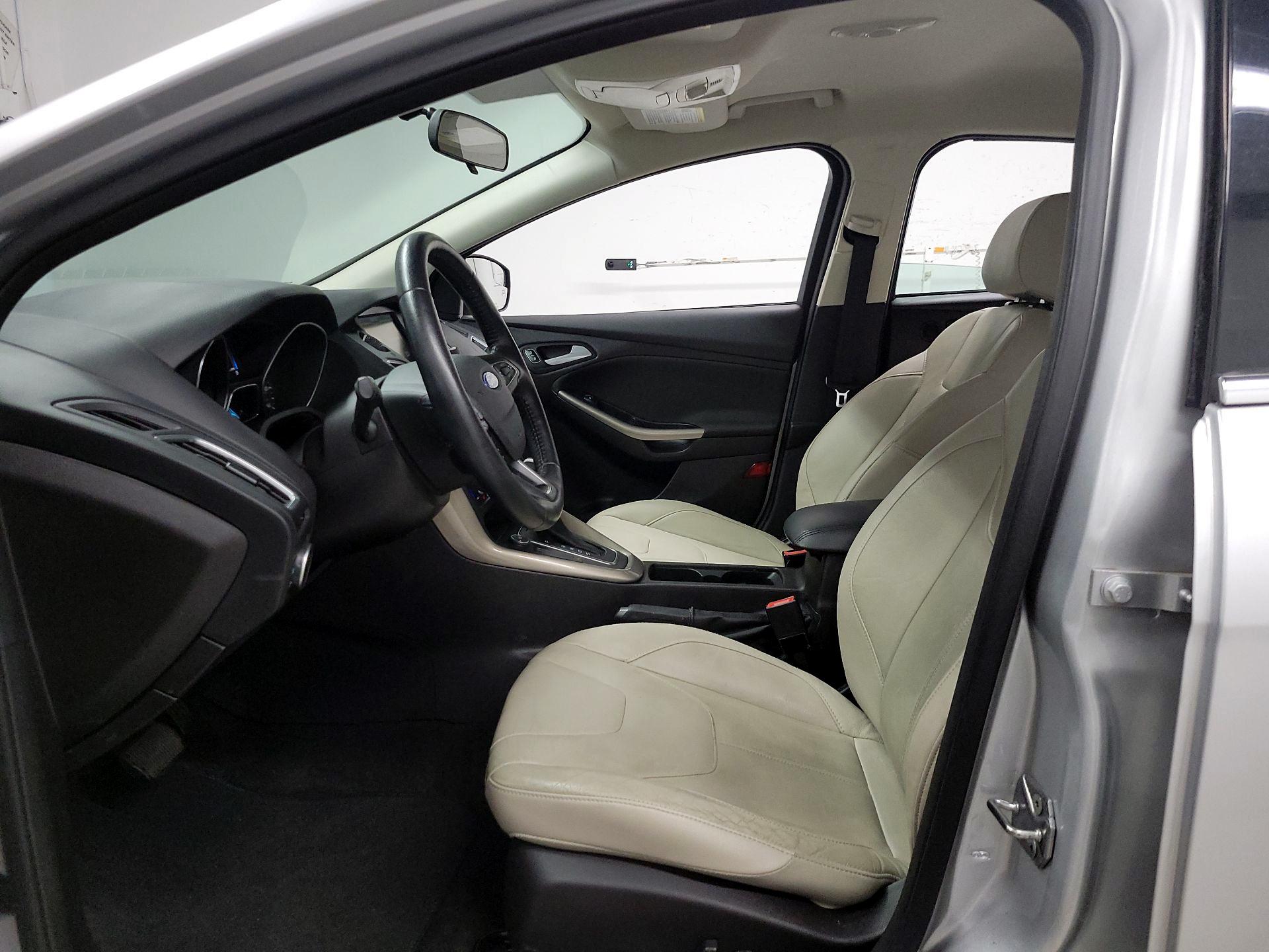 Thumbnail: 2015 Ford Focus - 9