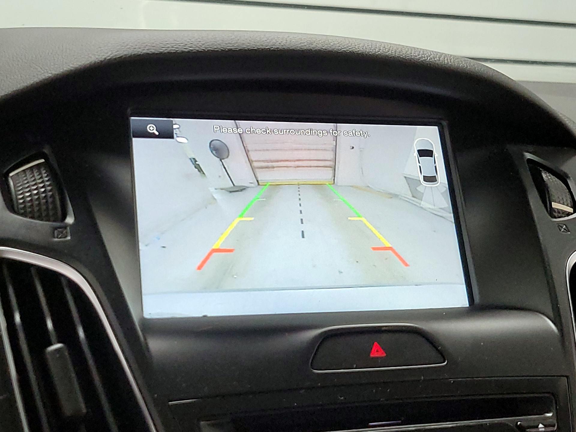 Thumbnail: 2015 Ford Focus - 11