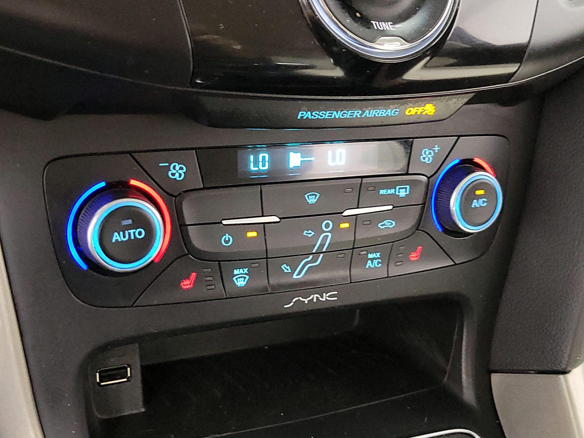 Thumbnail: 2015 Ford Focus - 13