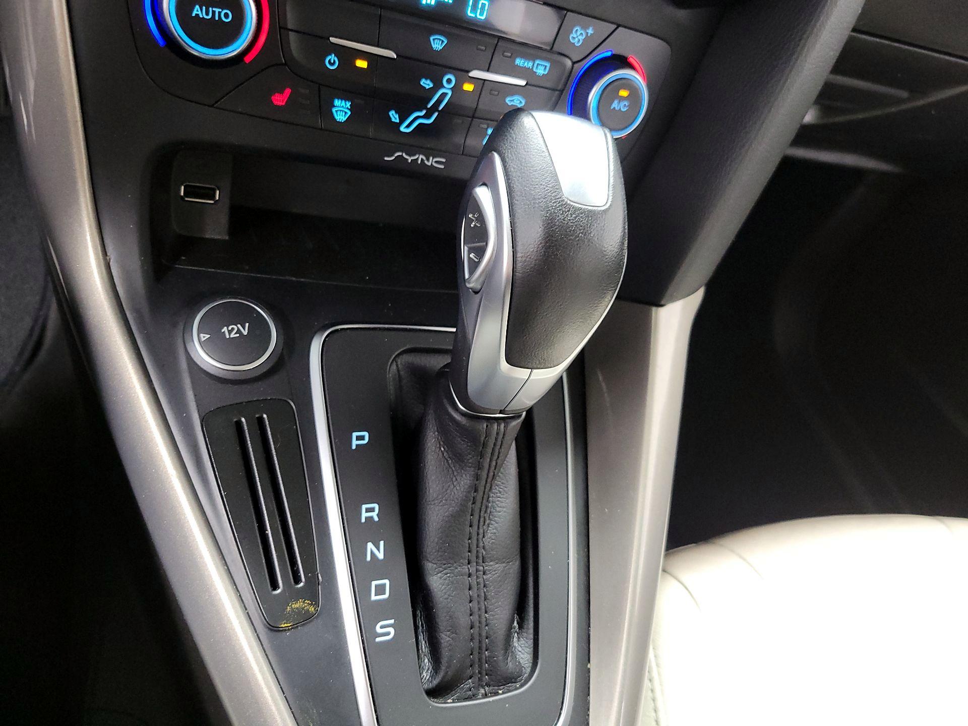 Thumbnail: 2015 Ford Focus - 14