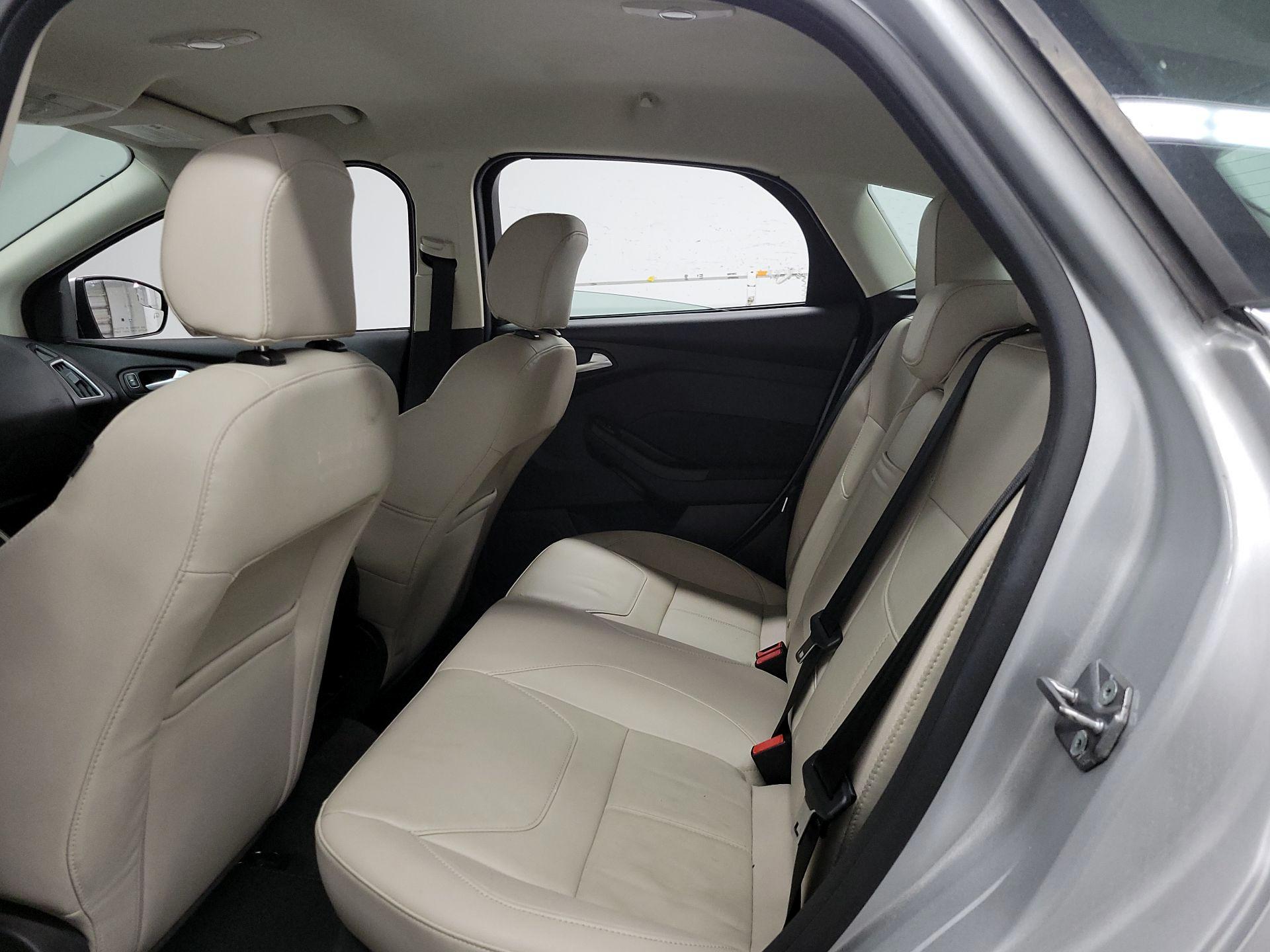 Thumbnail: 2015 Ford Focus - 15