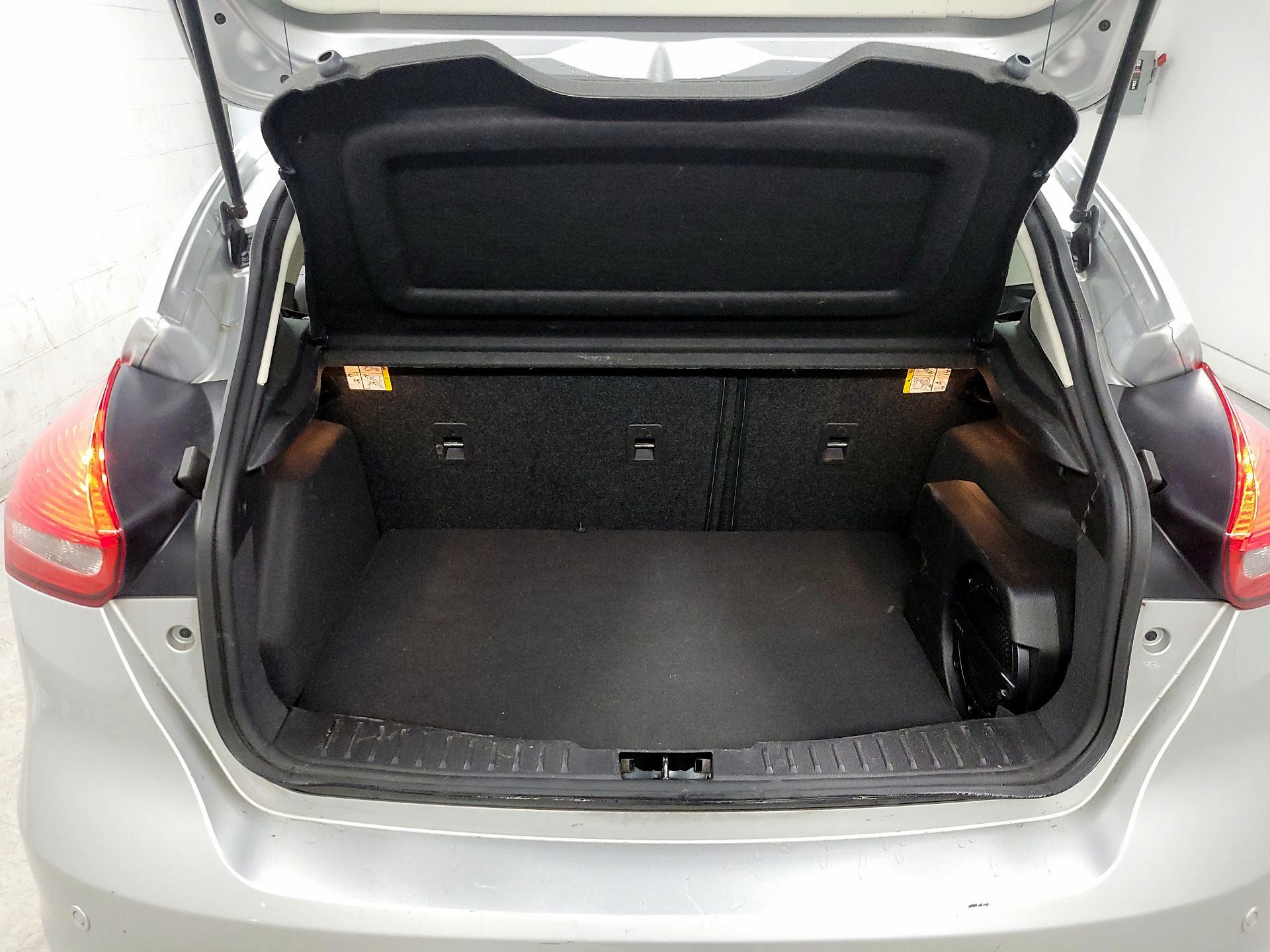 Thumbnail: 2015 Ford Focus - 16