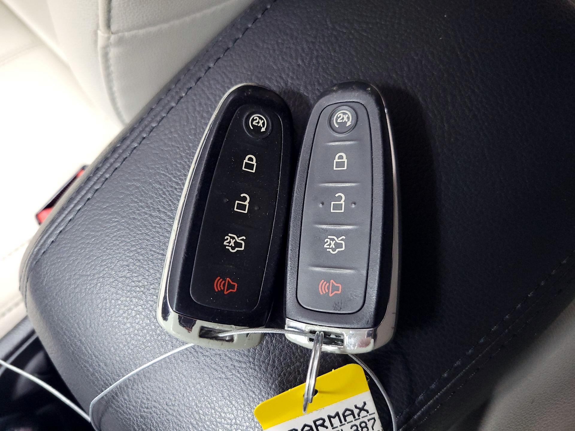 Thumbnail: 2015 Ford Focus - 18