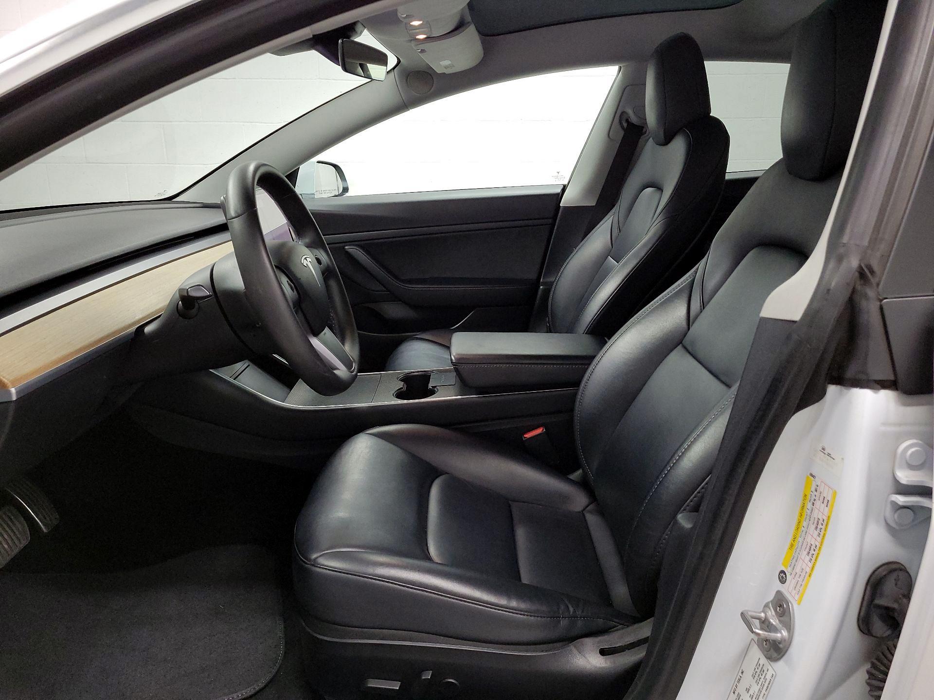 Thumbnail: 2020 Tesla Model 3 - 11