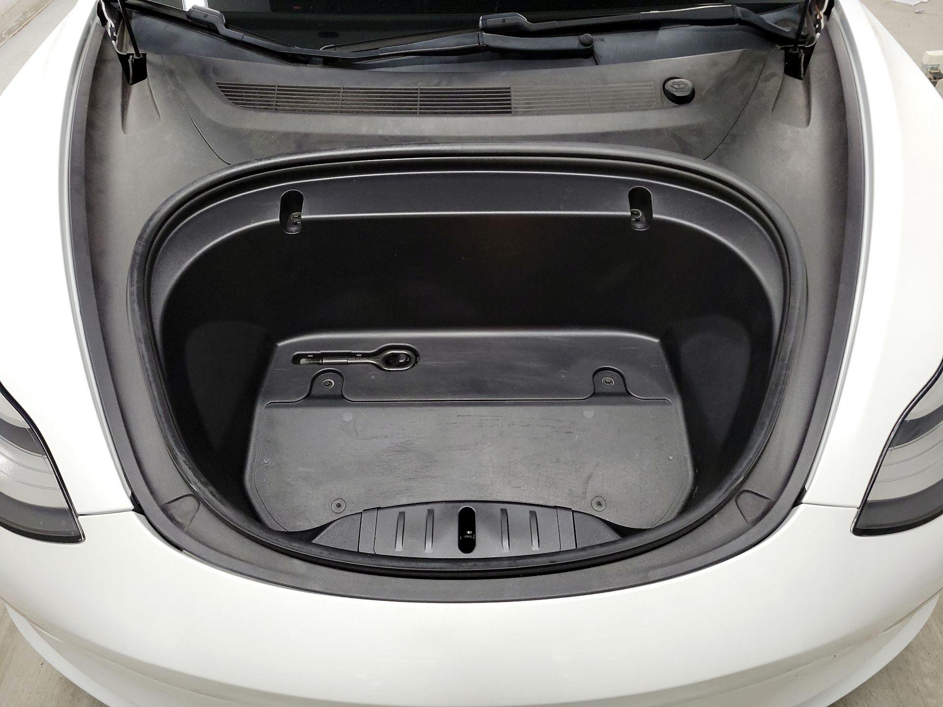 Thumbnail: 2020 Tesla Model 3 - 18