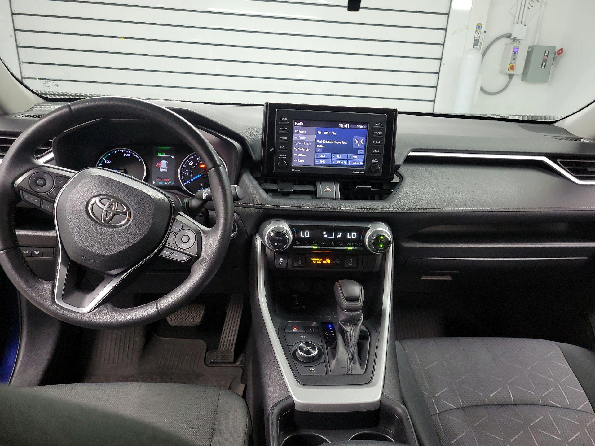 Thumbnail: 2021 Toyota RAV4 - 9