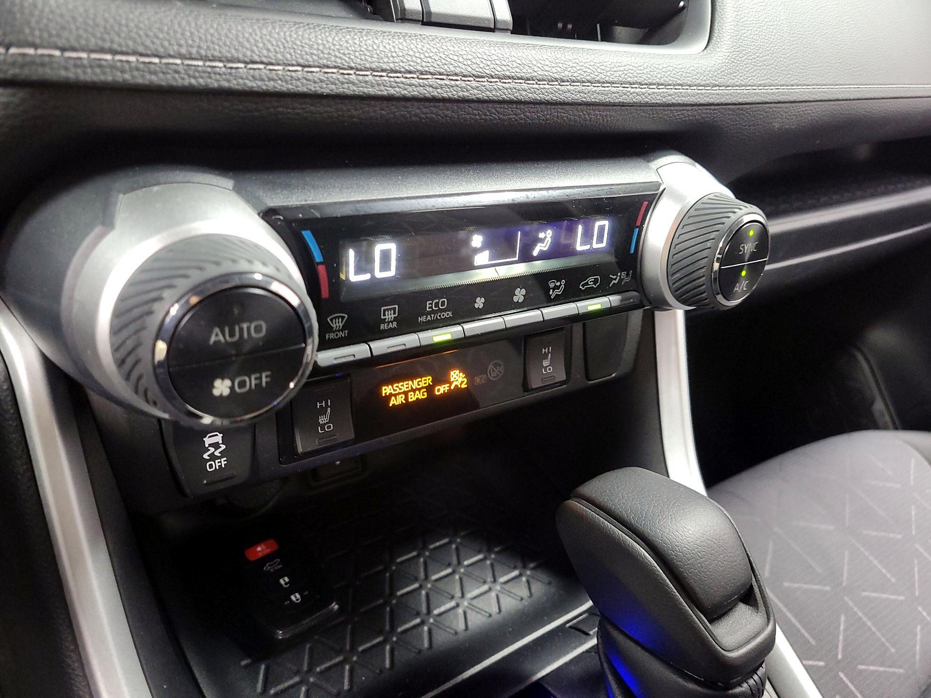 Thumbnail: 2021 Toyota RAV4 - 16