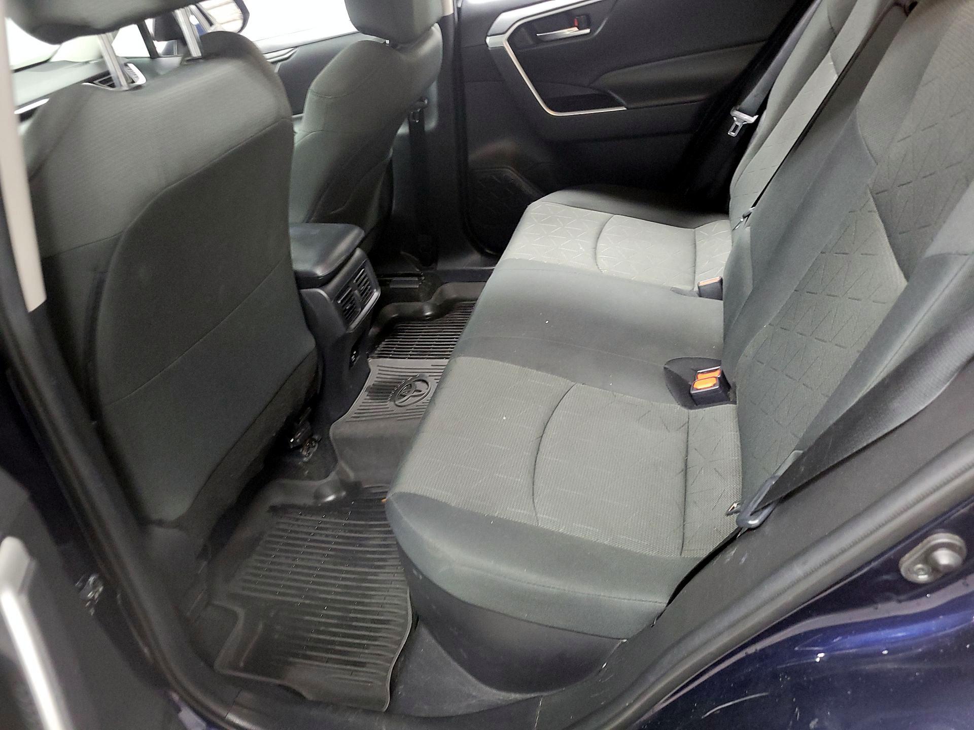 Thumbnail: 2021 Toyota RAV4 - 18