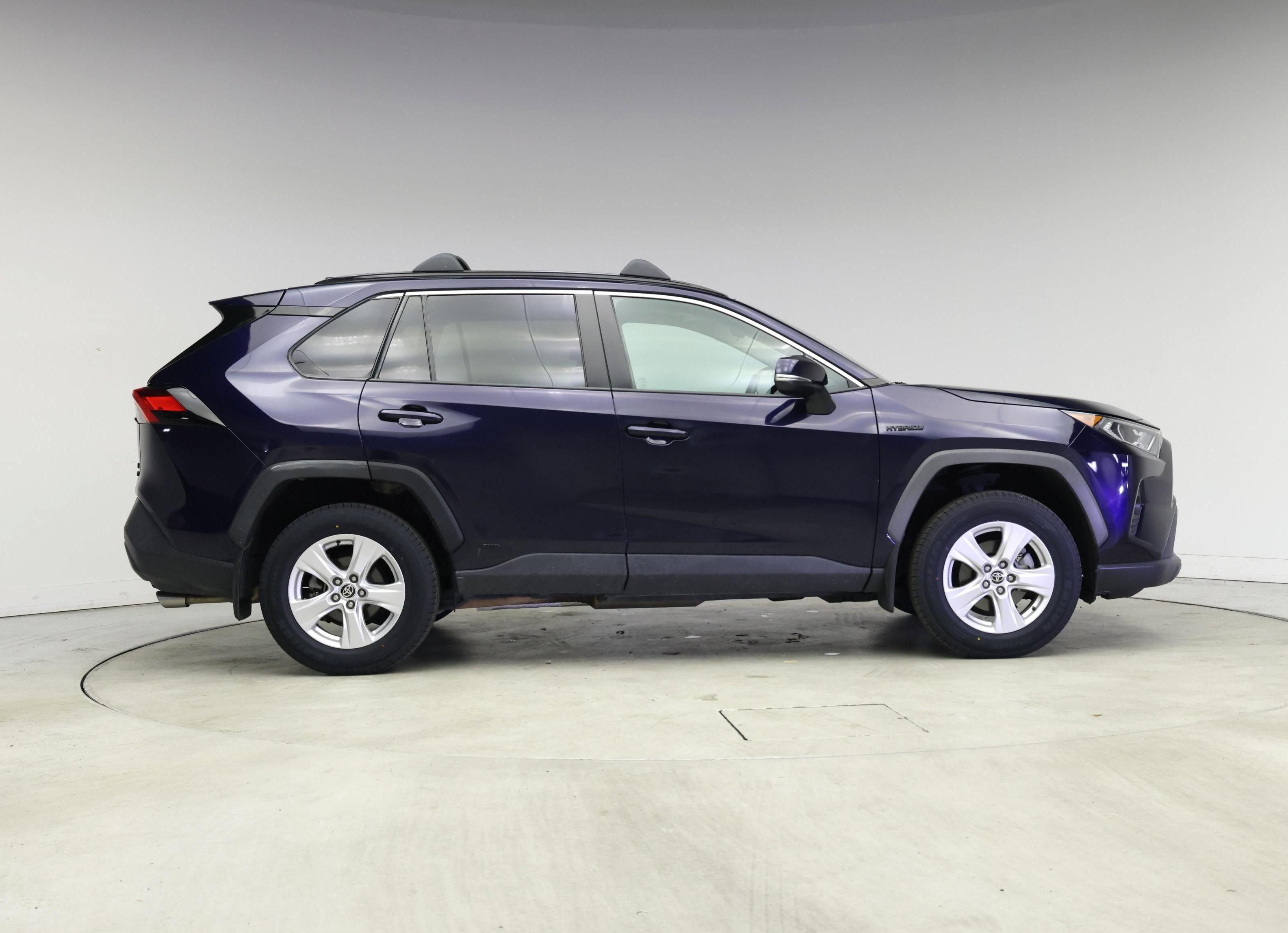 Thumbnail: 2021 Toyota RAV4 - 7