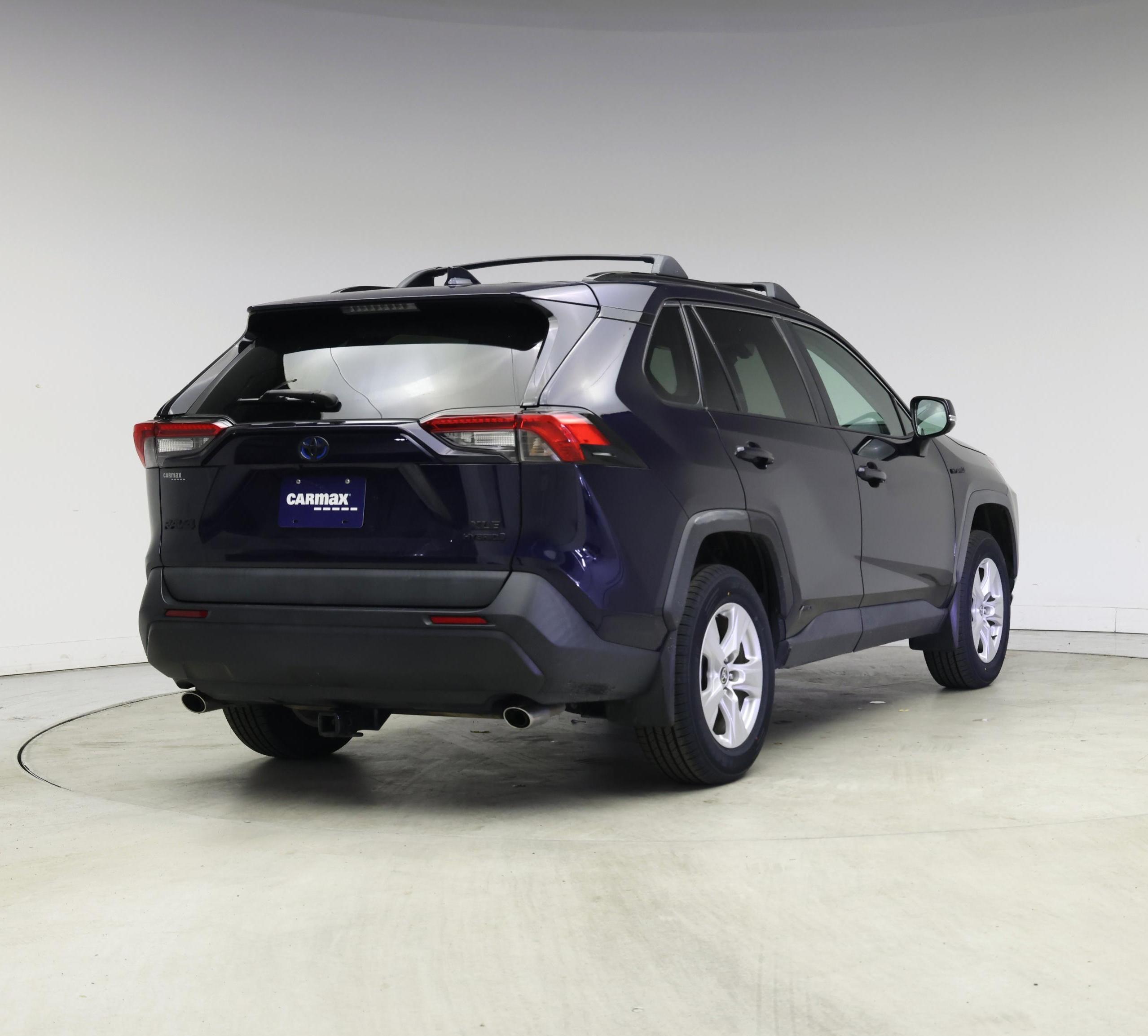 Thumbnail: 2021 Toyota RAV4 - 8