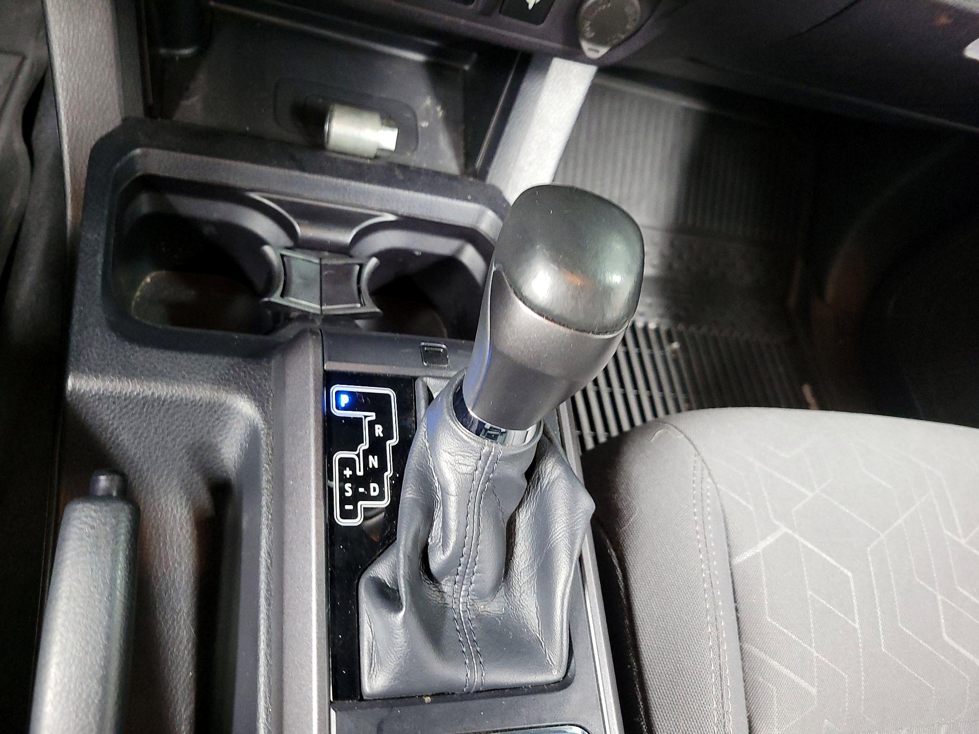 Thumbnail: 2018 Toyota Tacoma - 16