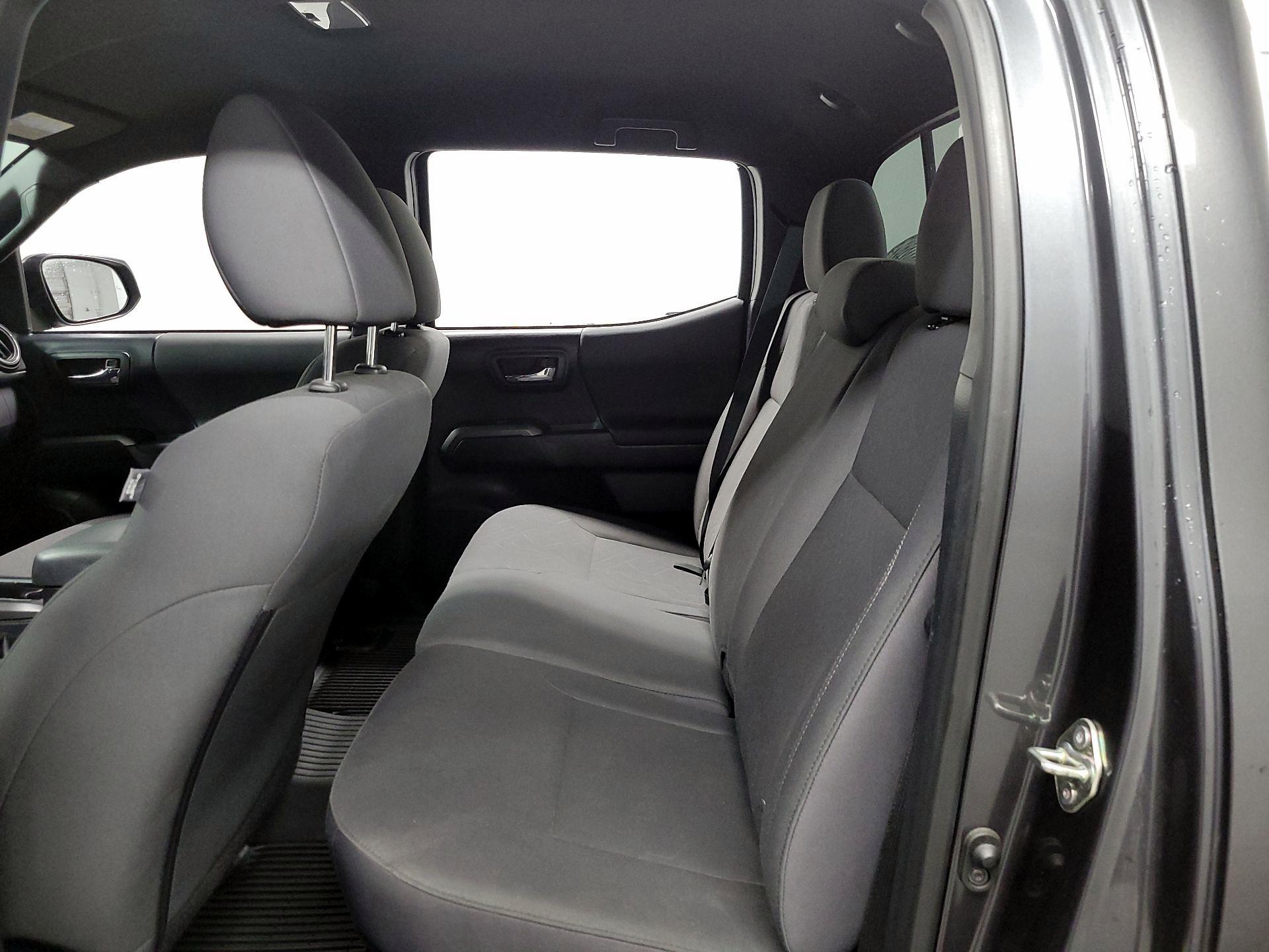 Thumbnail: 2018 Toyota Tacoma - 17