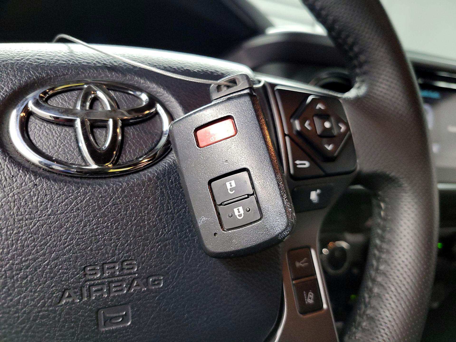 Thumbnail: 2018 Toyota Tacoma - 20