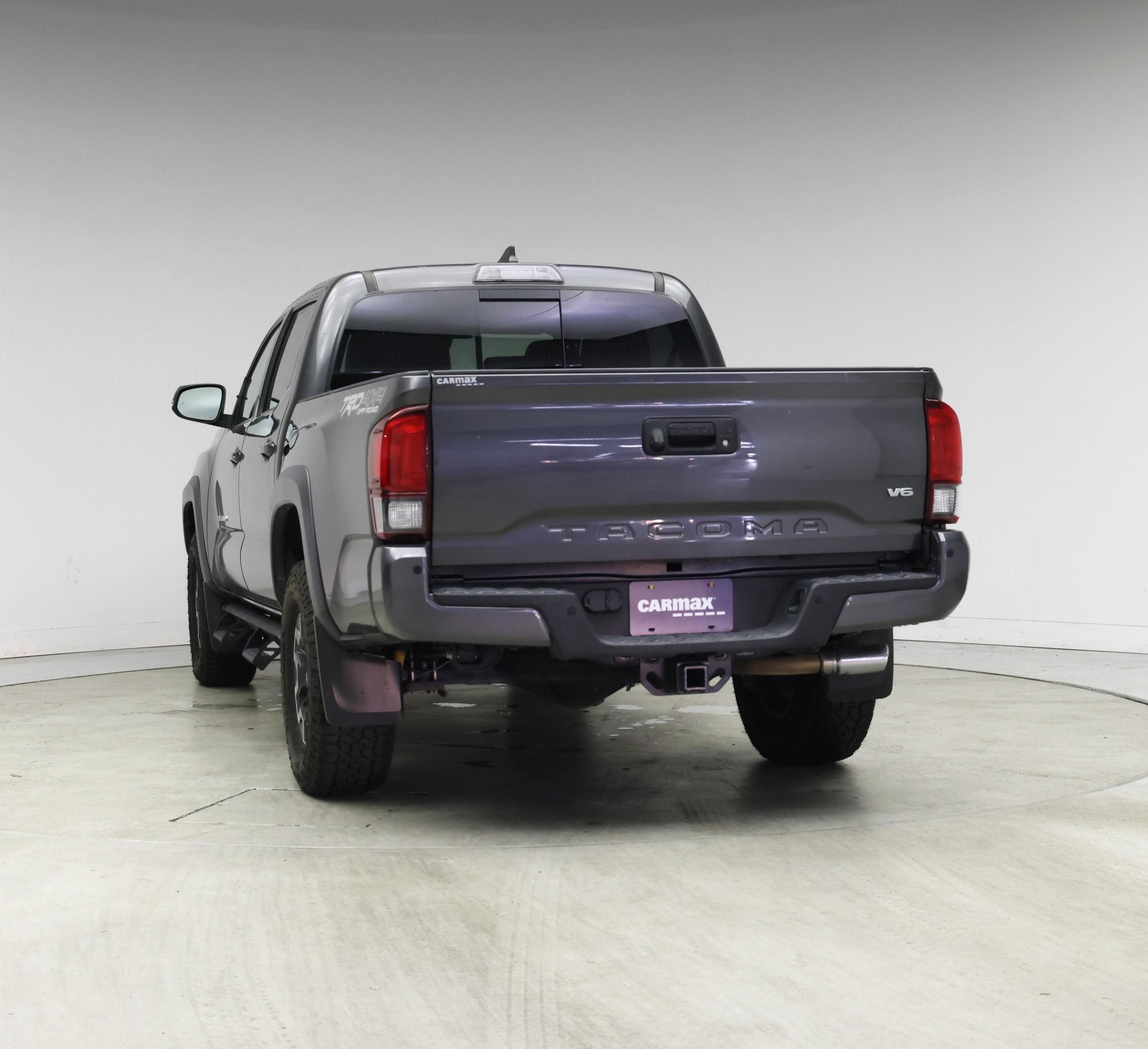 Thumbnail: 2018 Toyota Tacoma - 6