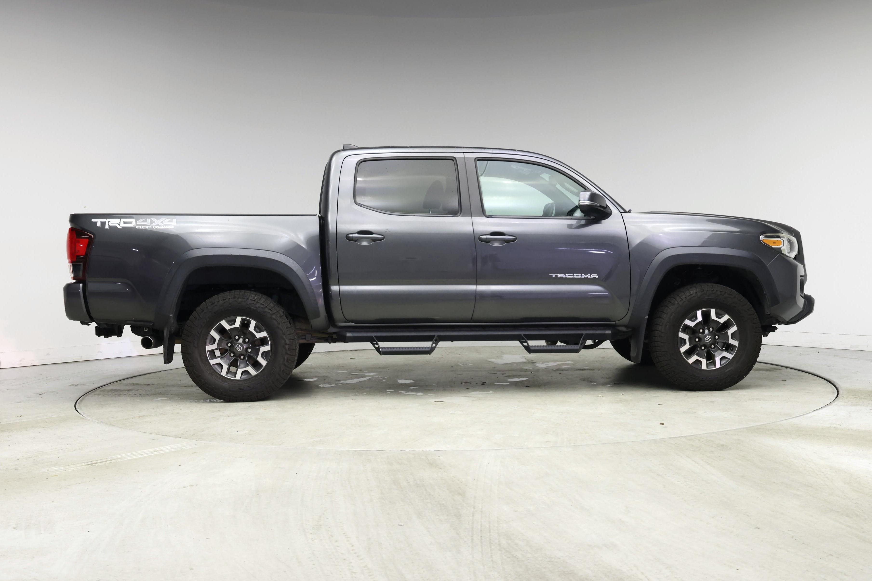 Thumbnail: 2018 Toyota Tacoma - 7