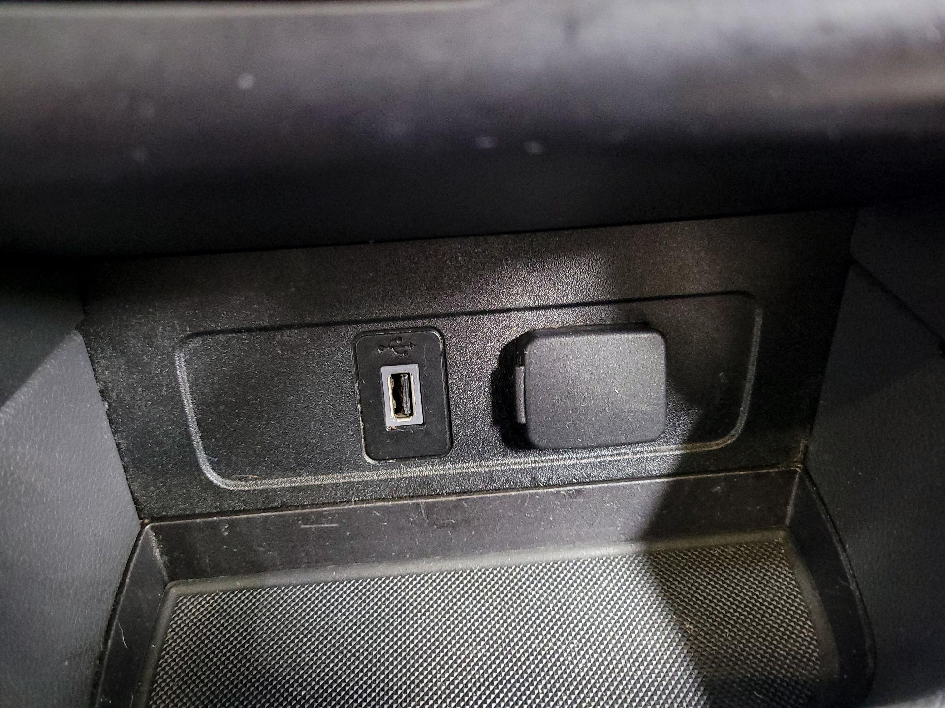 Thumbnail: 2017 Ford Escape - 17