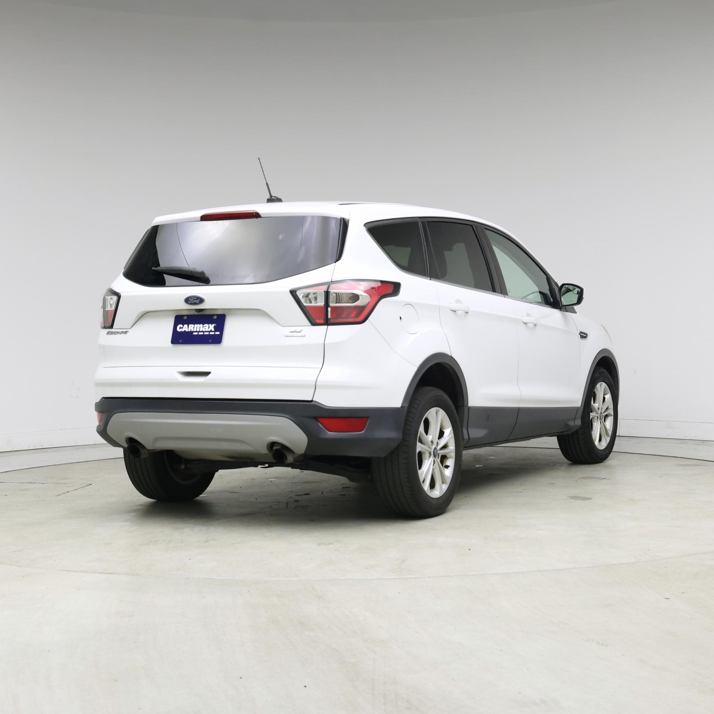 Thumbnail: 2017 Ford Escape - 8