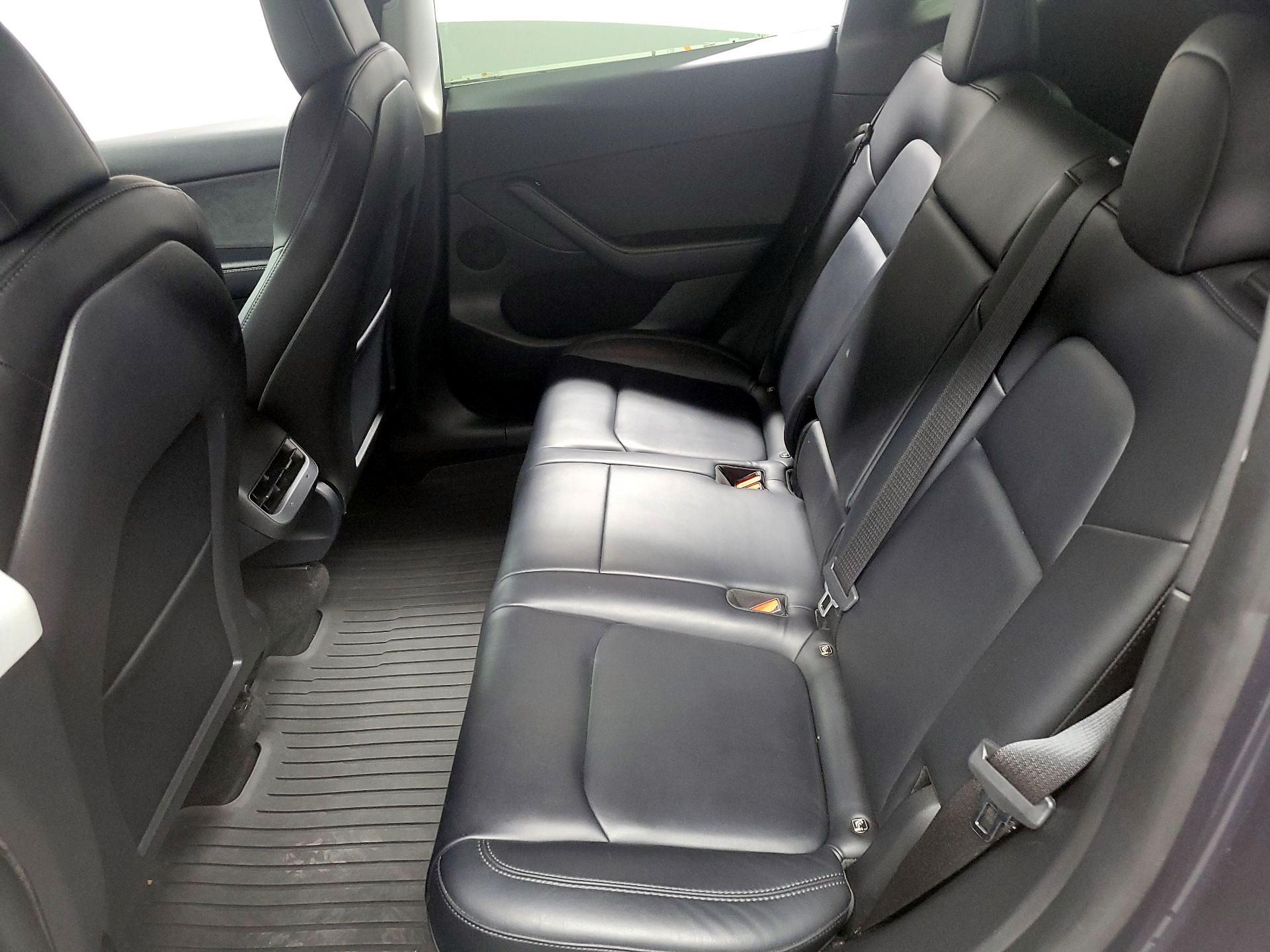 Thumbnail: 2022 Tesla Model Y - 17