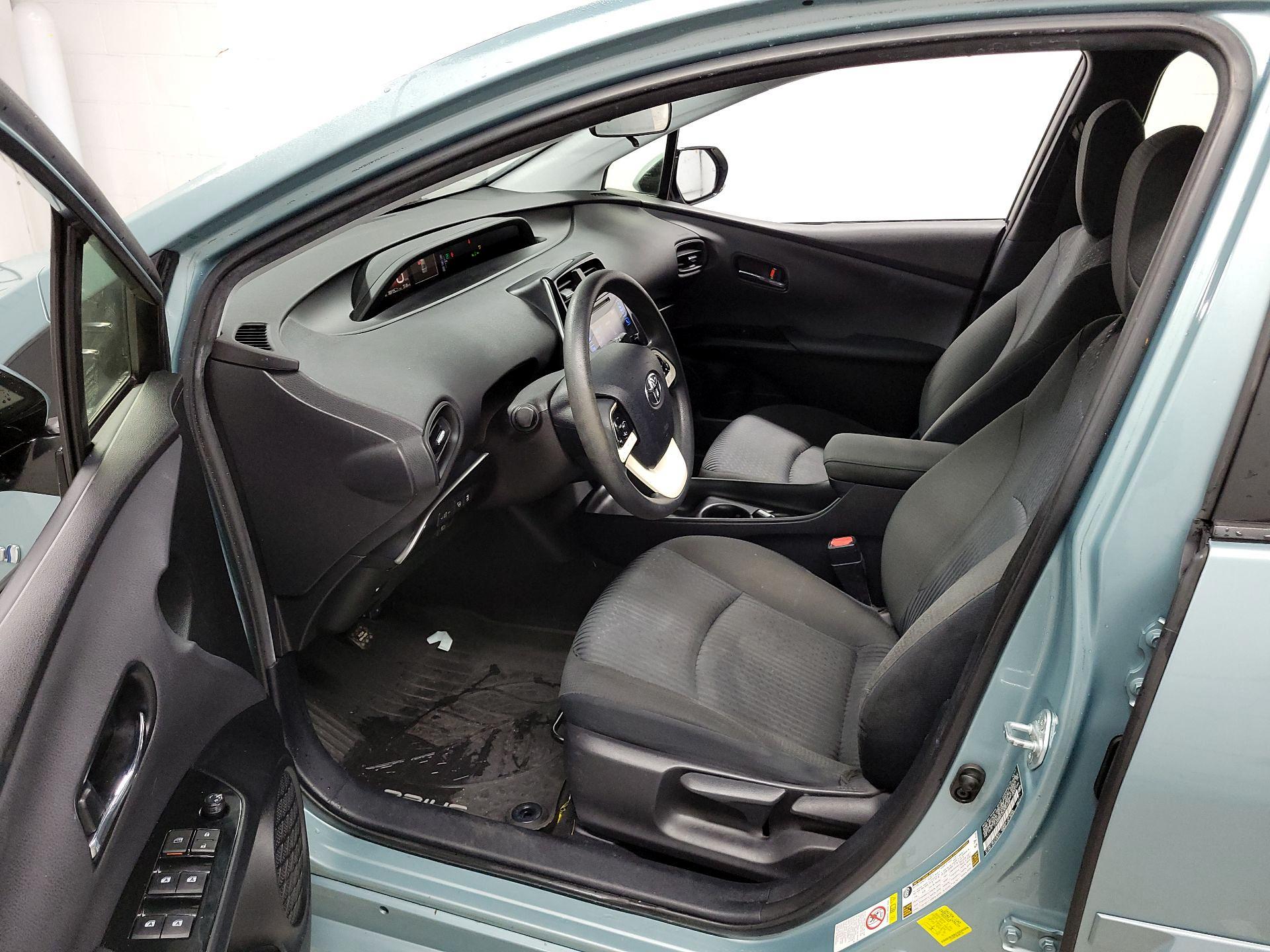 Thumbnail: 2017 Toyota Prius - 11