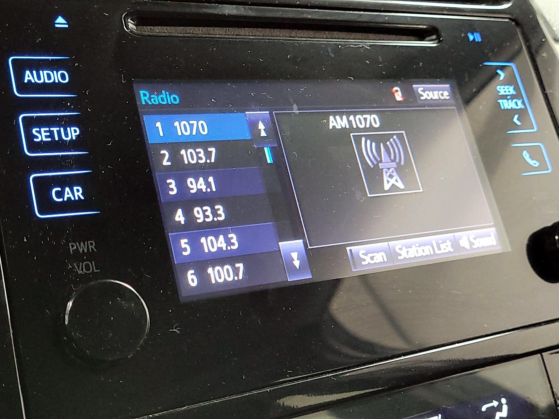 Thumbnail: 2017 Toyota Prius - 15