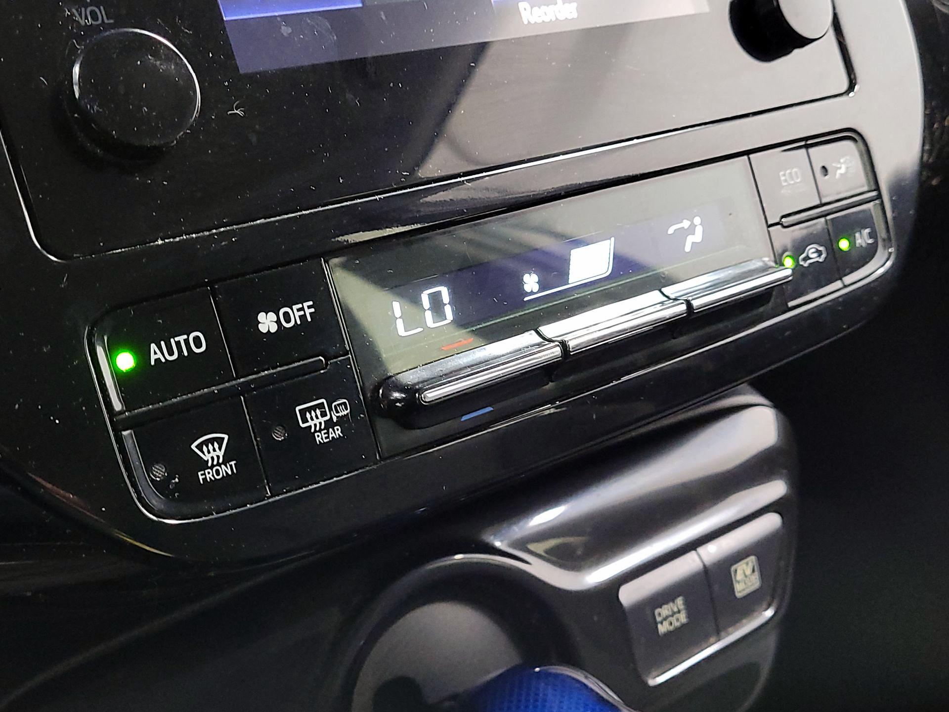 Thumbnail: 2017 Toyota Prius - 16