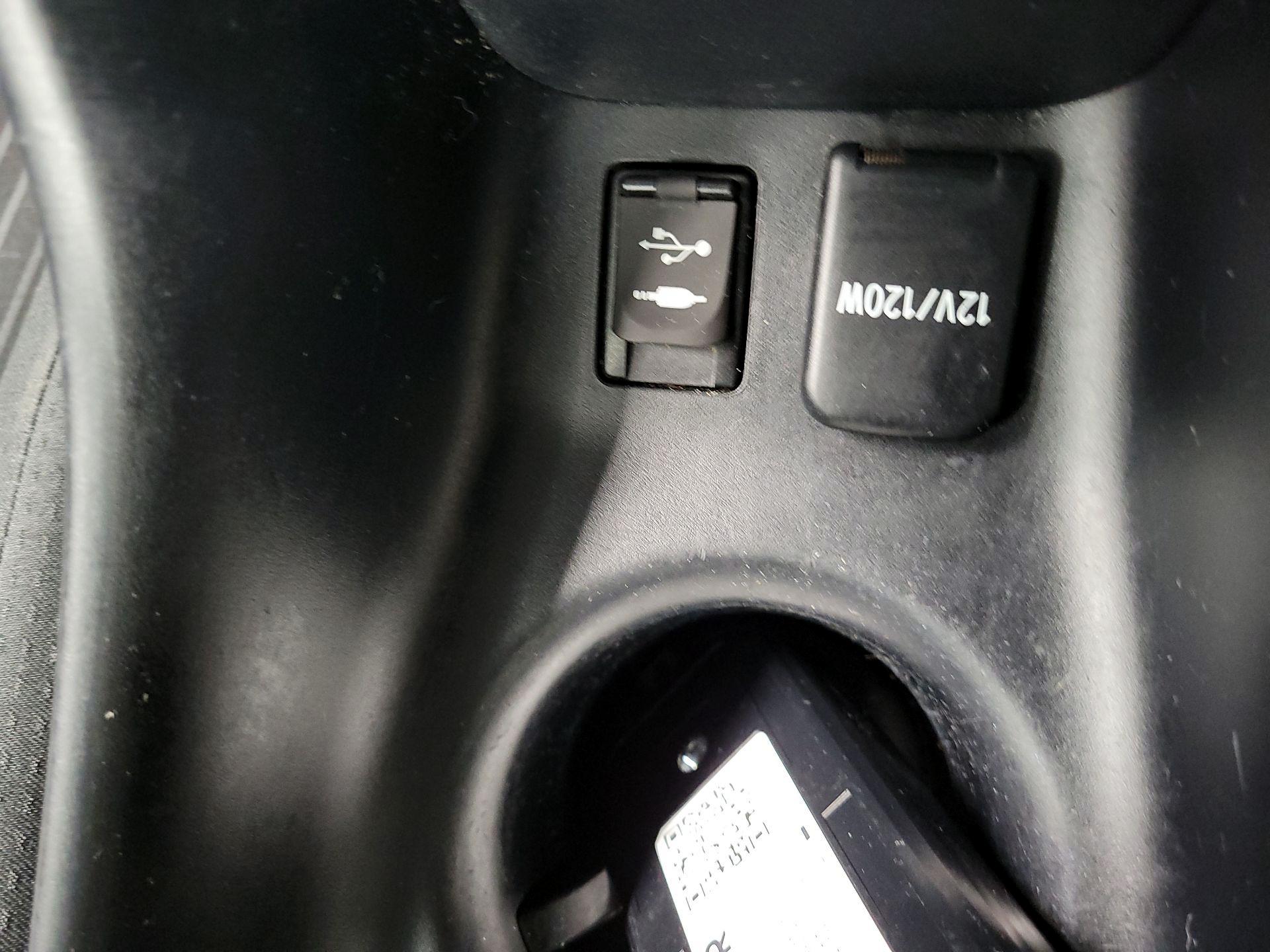 Thumbnail: 2017 Toyota Prius - 18