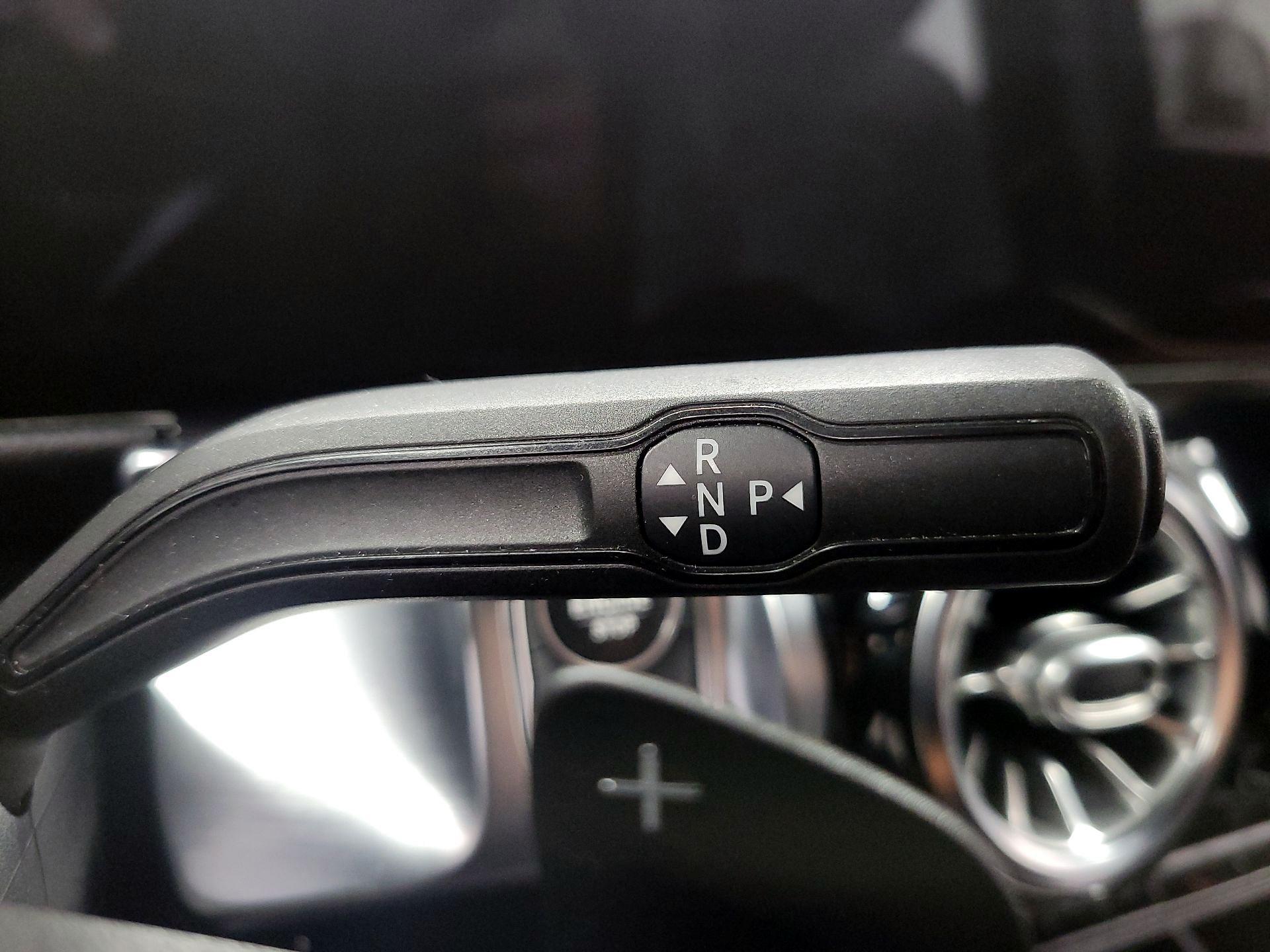 Thumbnail: 2021 Mercedes-Benz GLB - 16