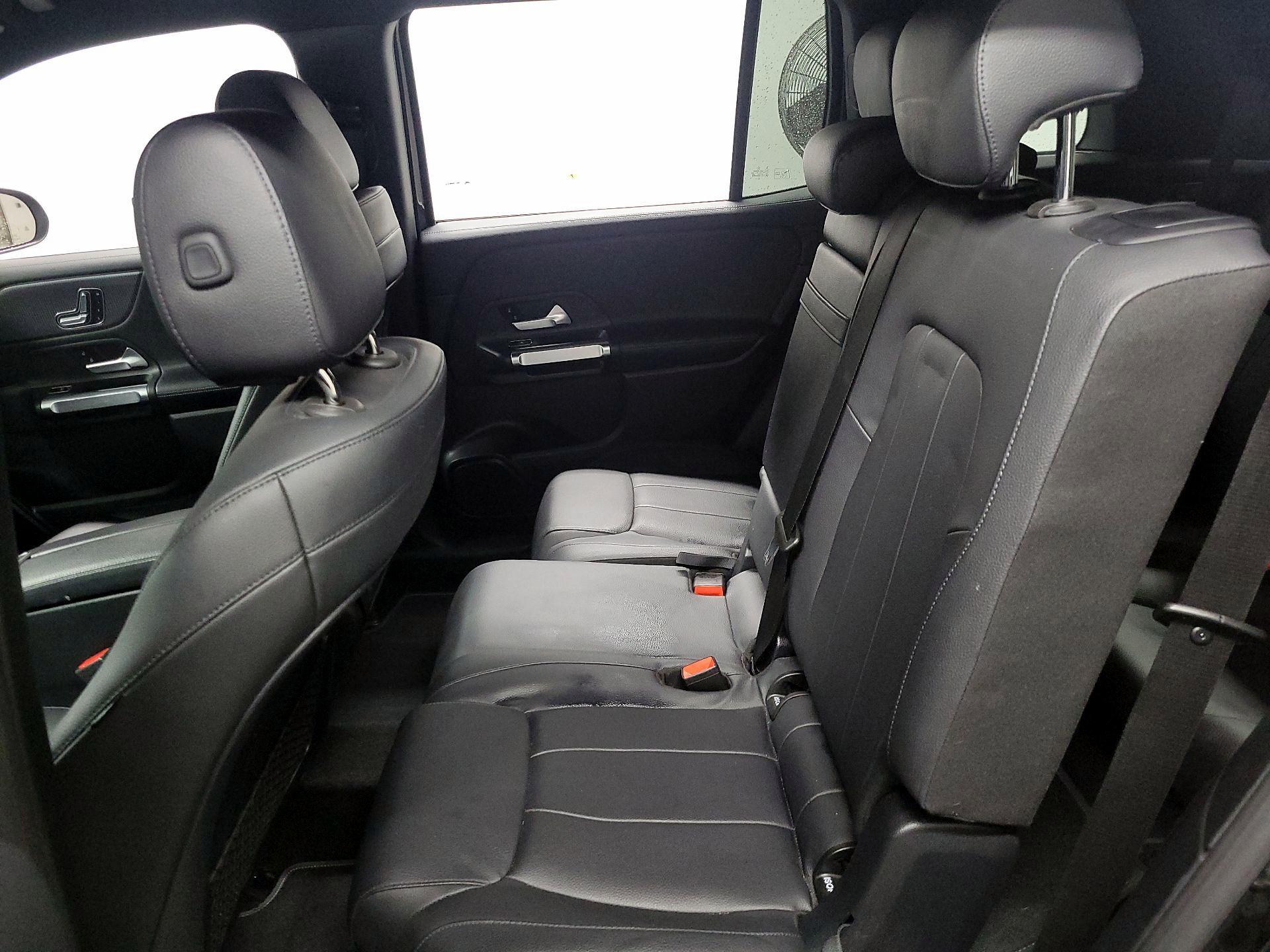 Thumbnail: 2021 Mercedes-Benz GLB - 17