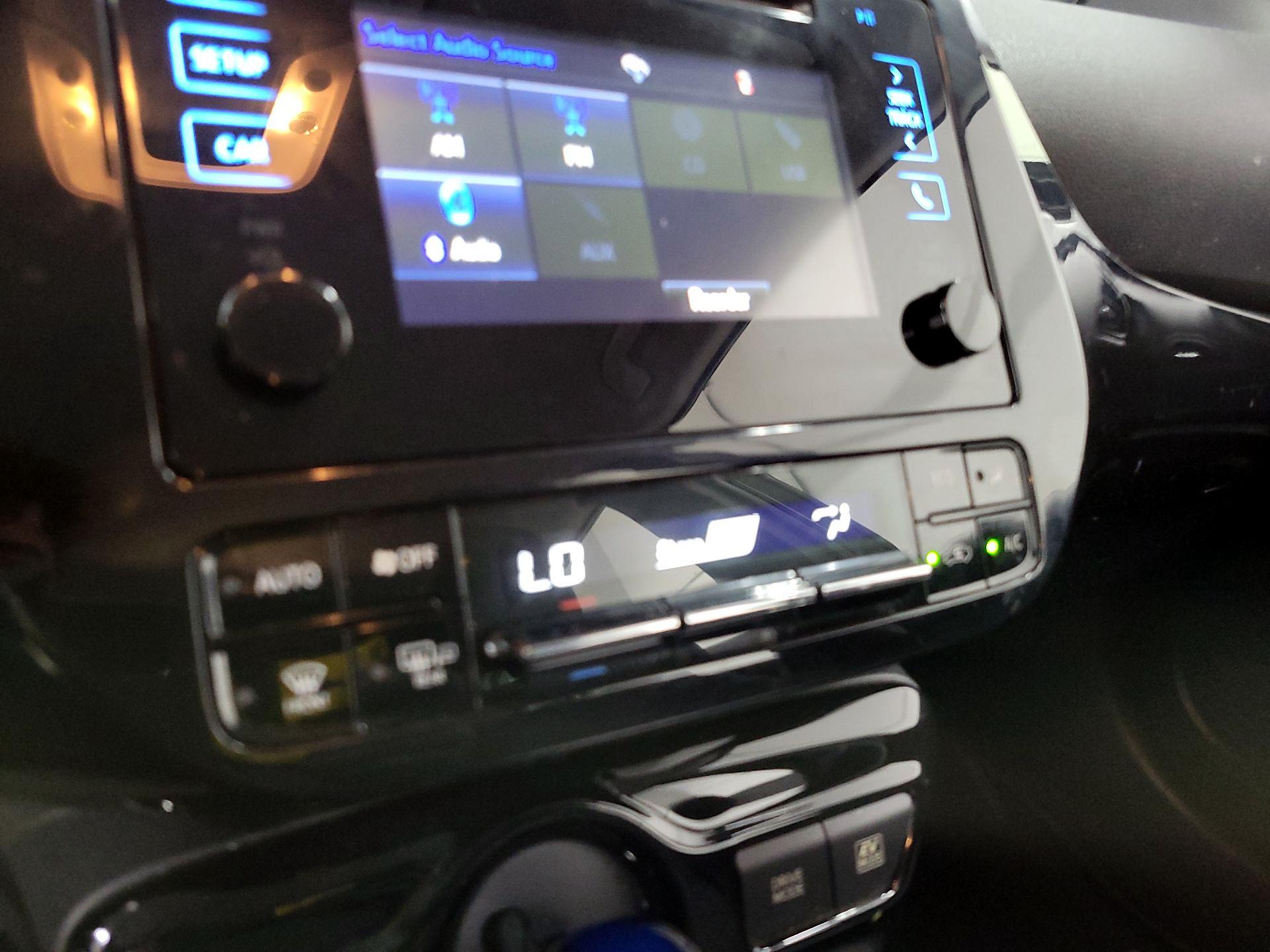 Thumbnail: 2018 Toyota Prius - 16