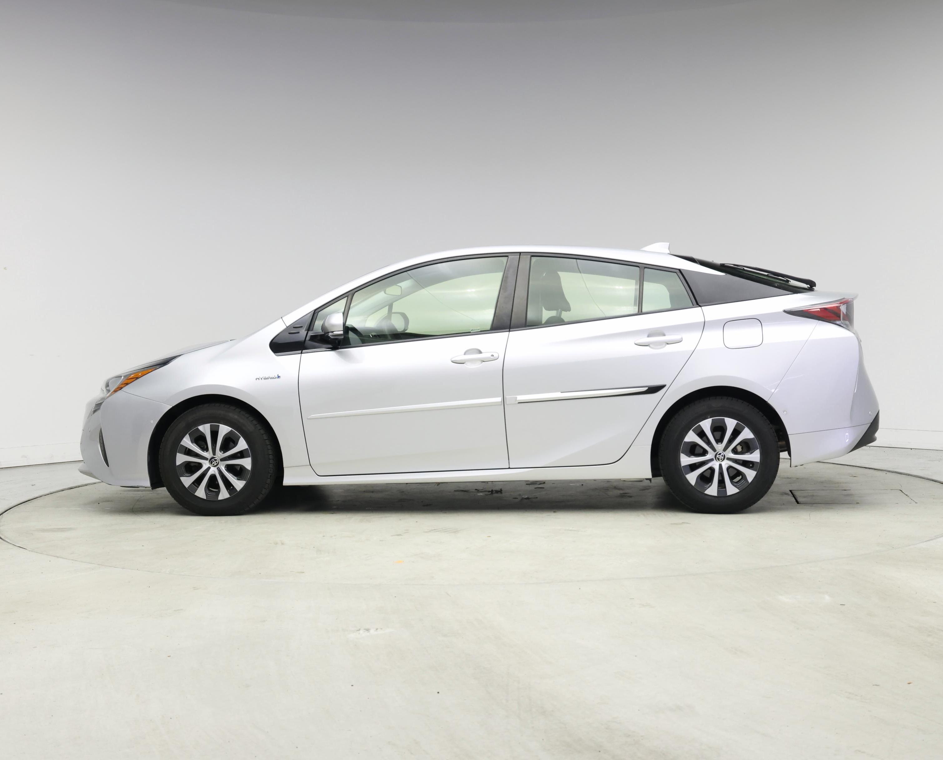 Thumbnail: 2018 Toyota Prius - 3